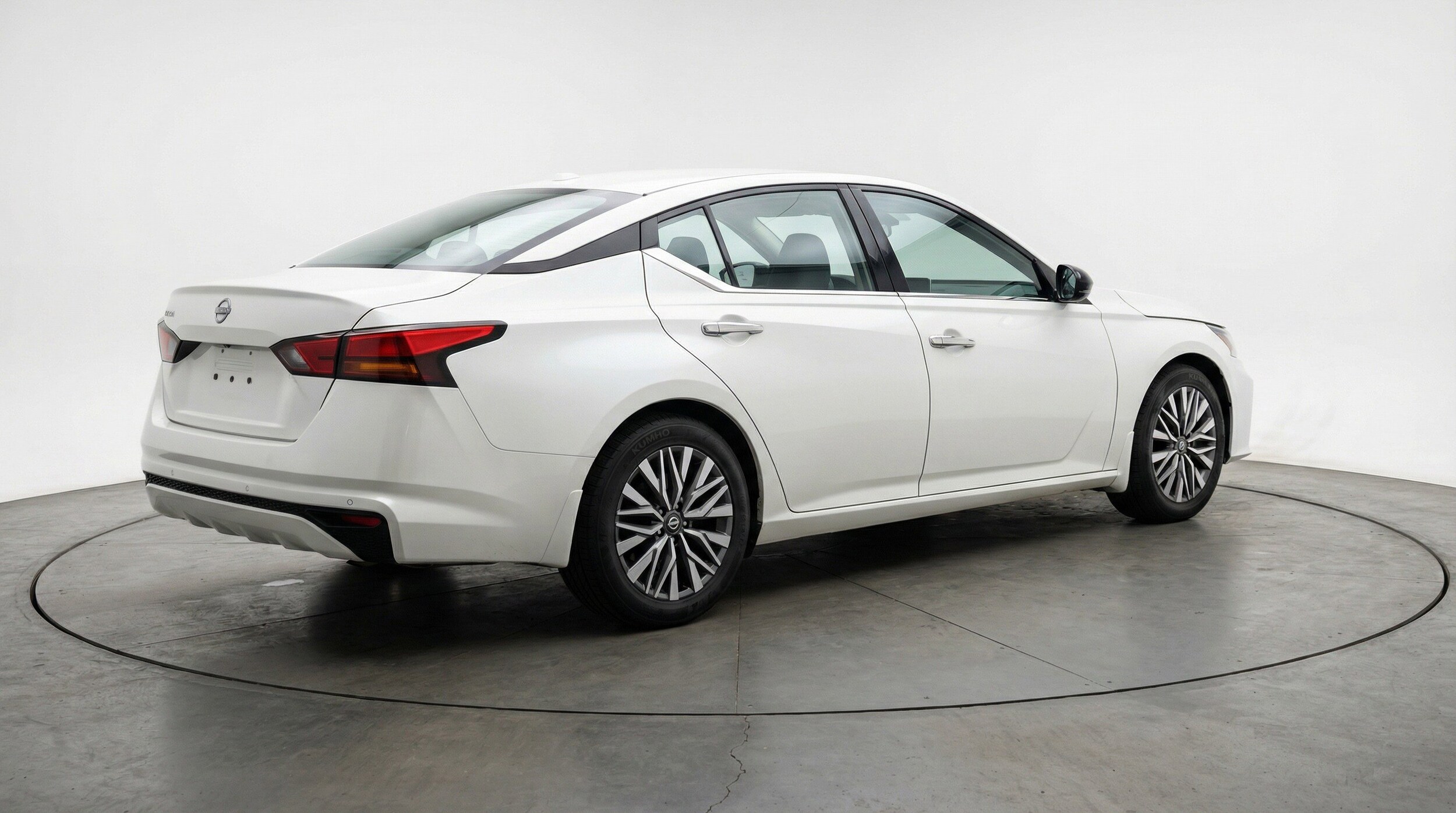 Thumbnail: 2025 Nissan Altima - 9