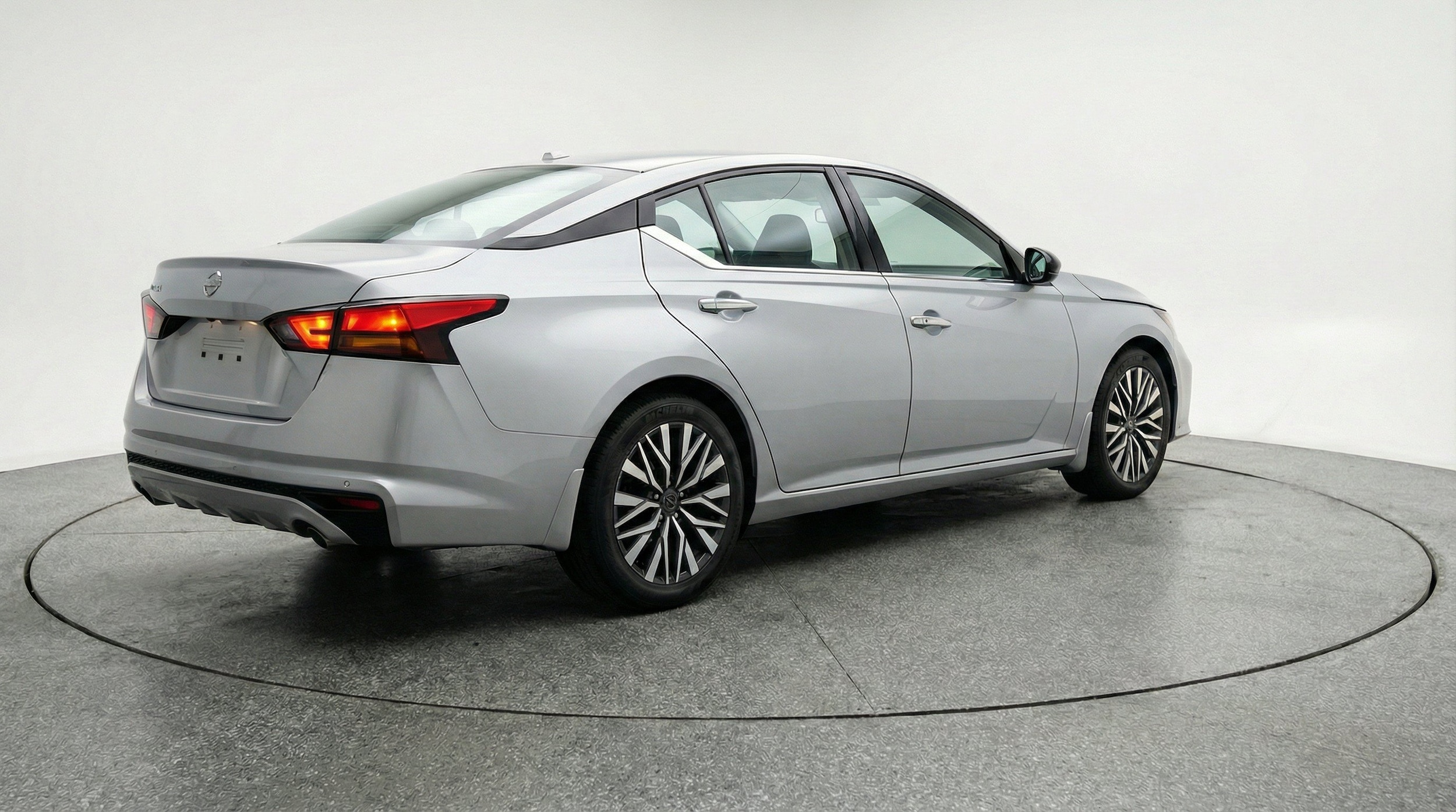 Thumbnail: 2025 Nissan Altima - 9