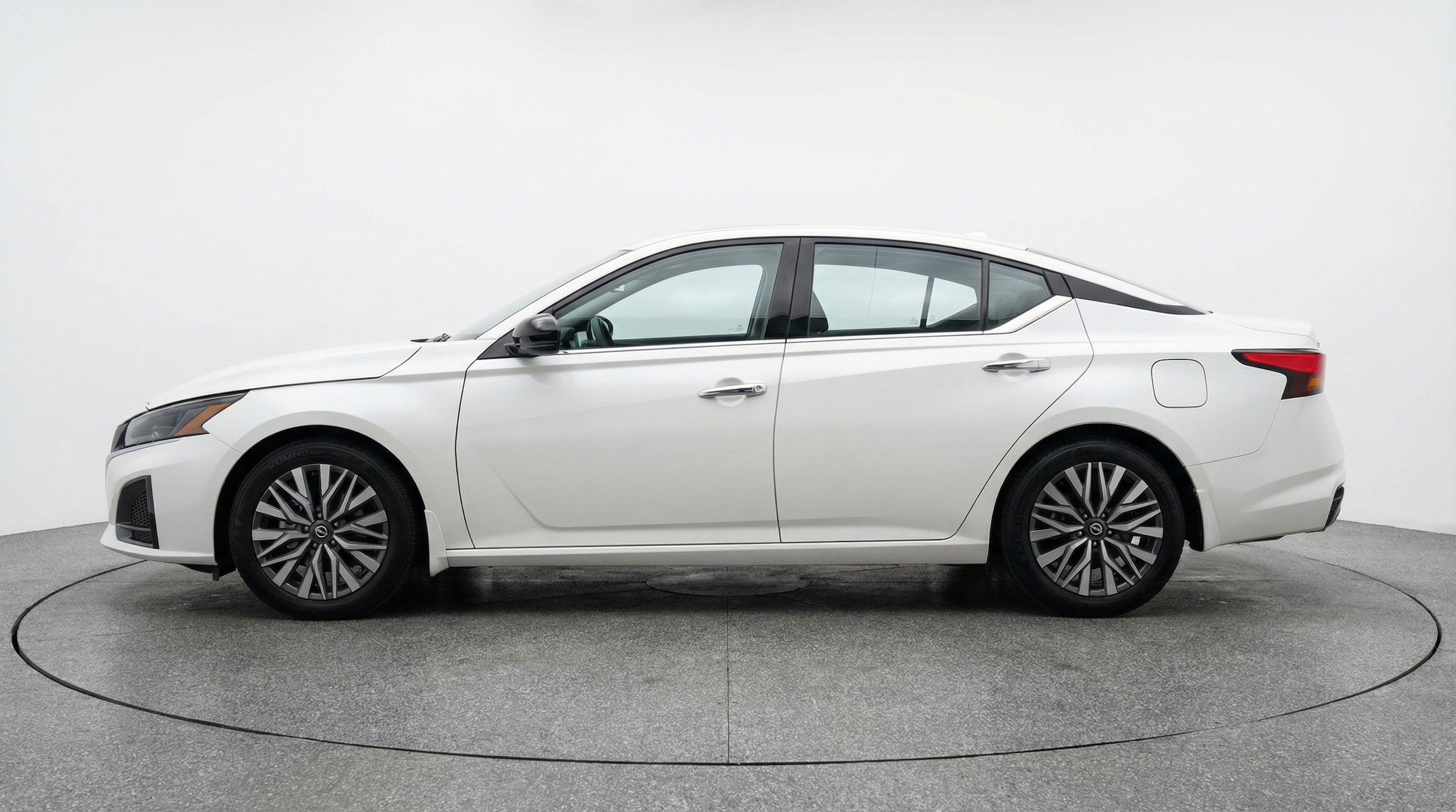 Thumbnail: 2025 Nissan Altima - 4