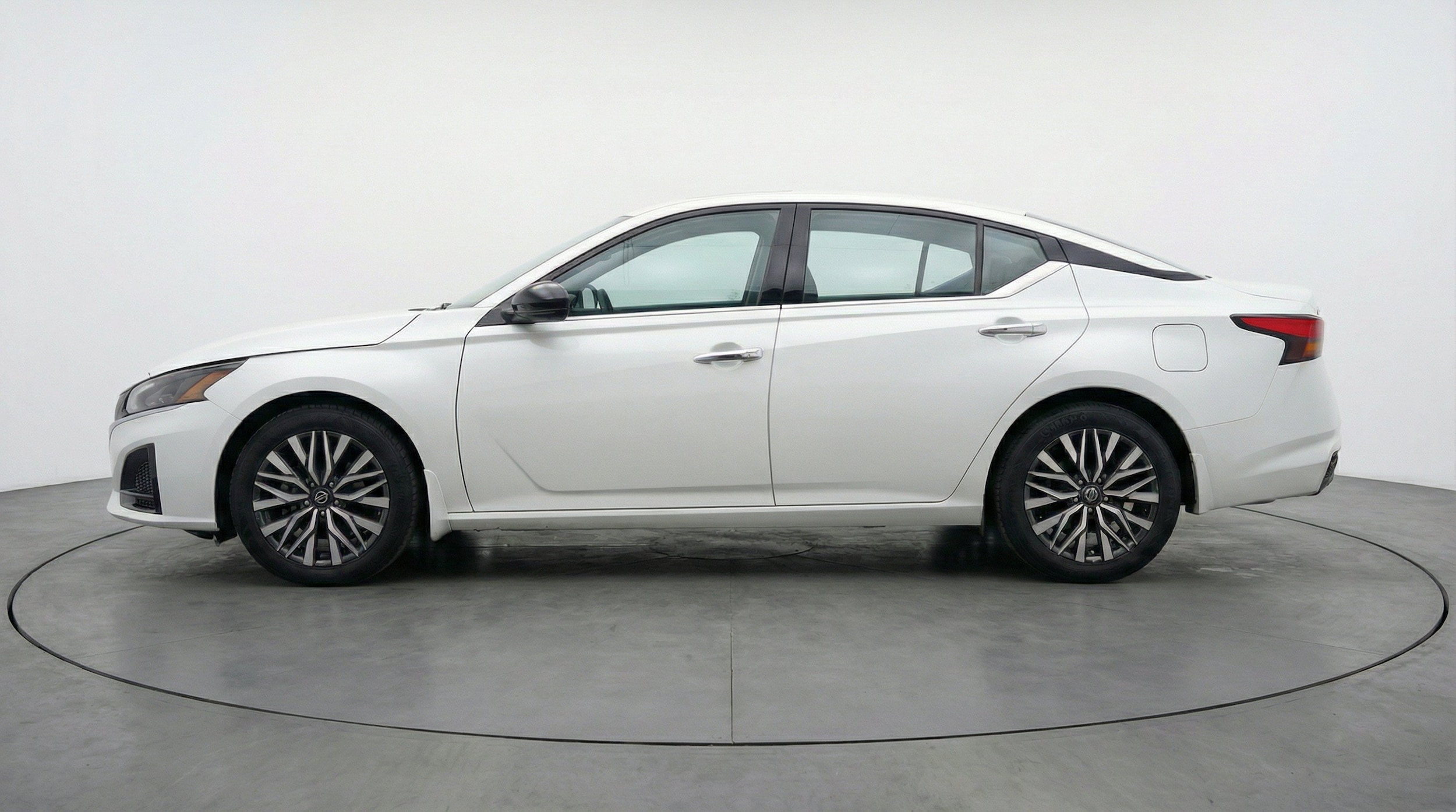 Thumbnail: 2025 Nissan Altima - 5