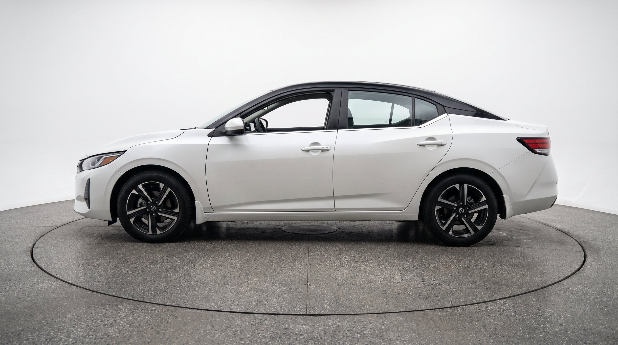 Thumbnail: 2025 Nissan Sentra - 5