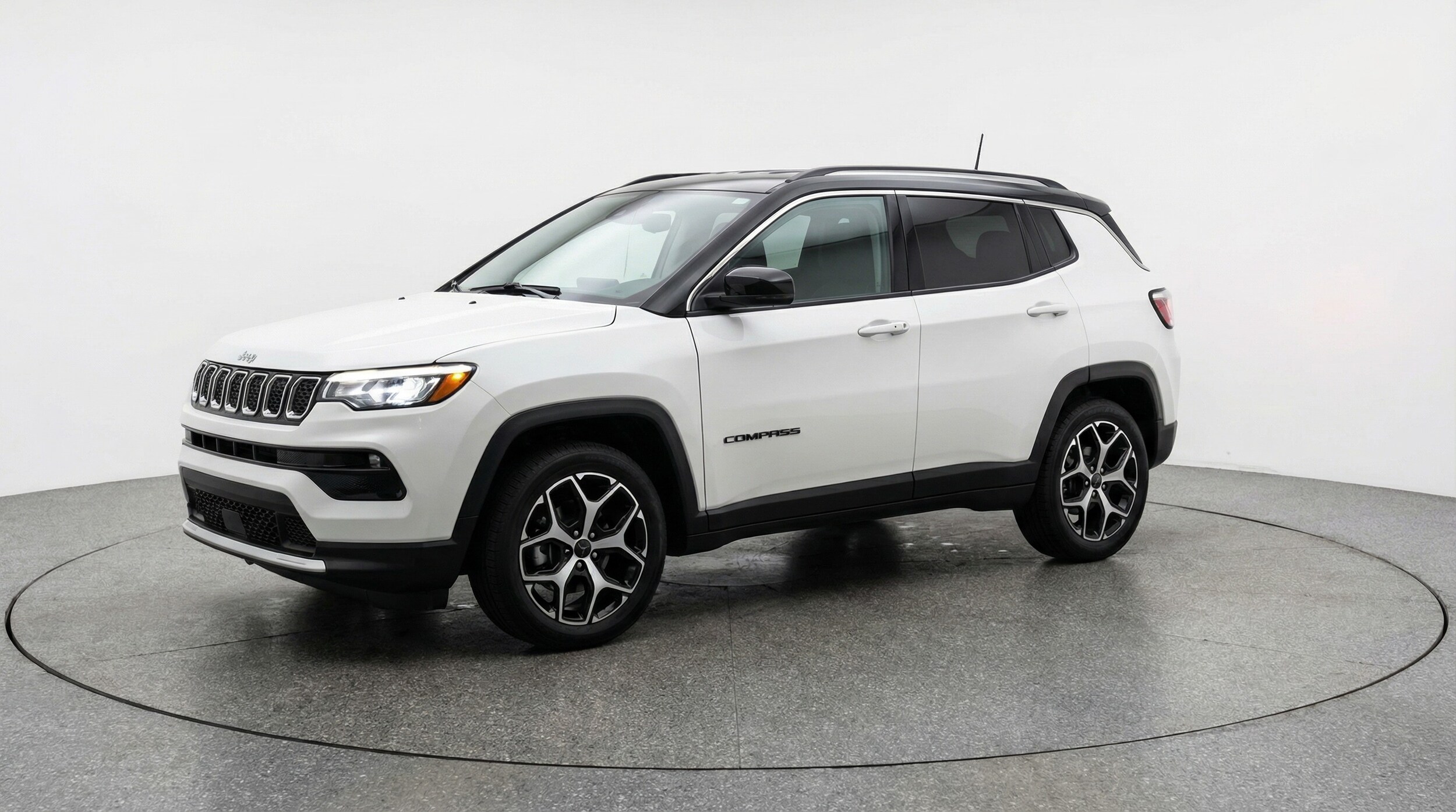Thumbnail: 2025 Jeep Compass - 3