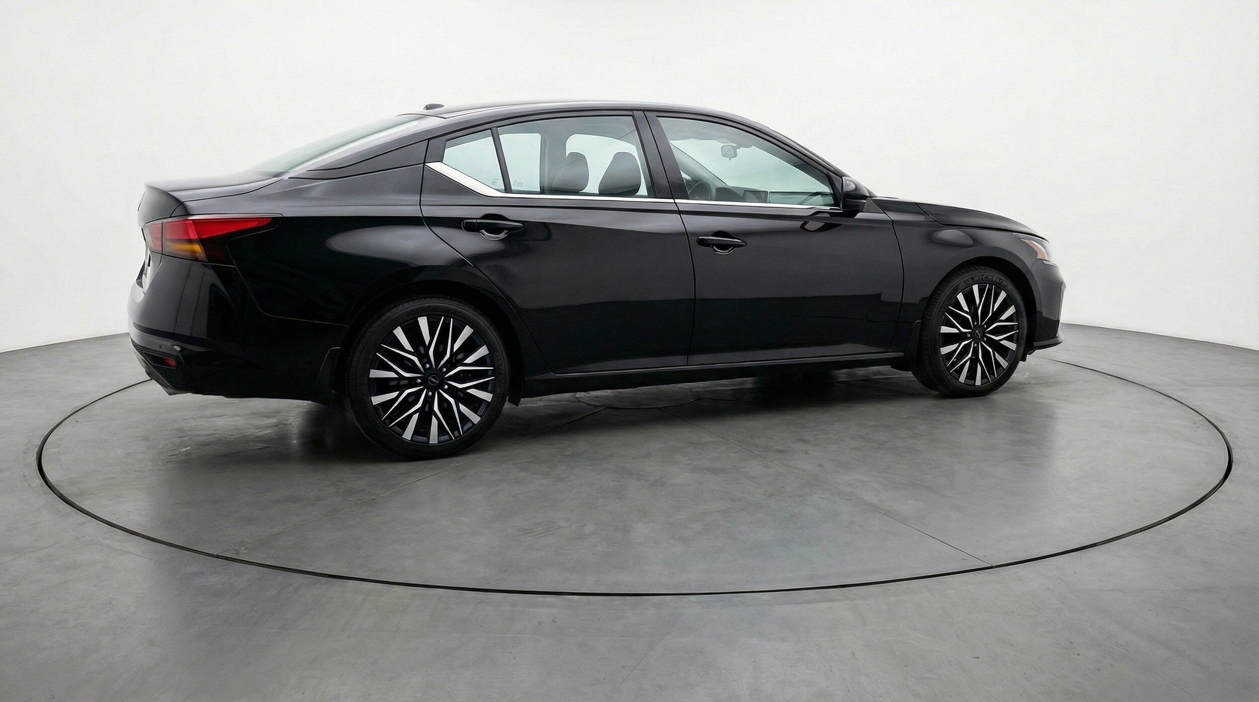 Thumbnail: 2025 Nissan Altima - 9