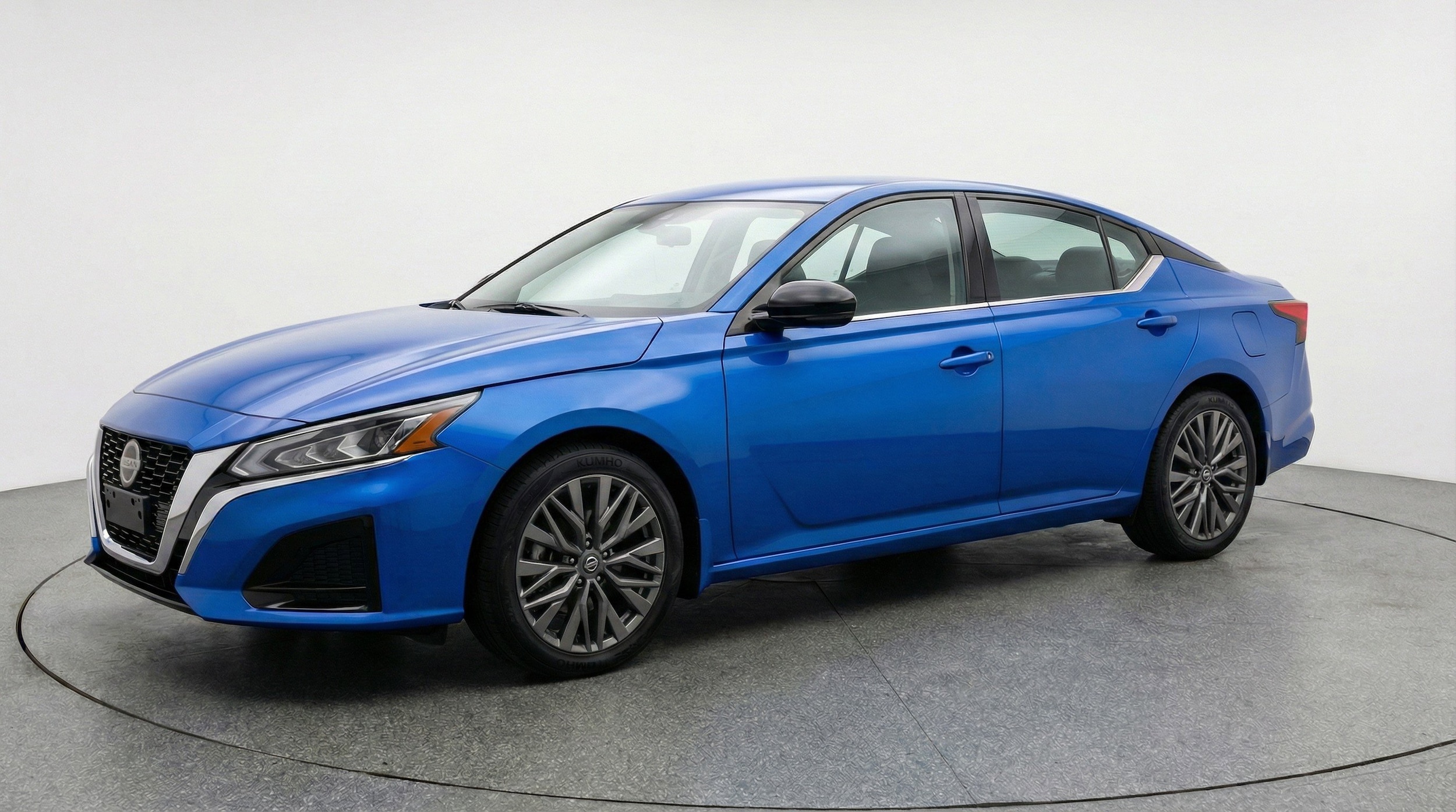 Thumbnail: 2025 Nissan Altima - 3