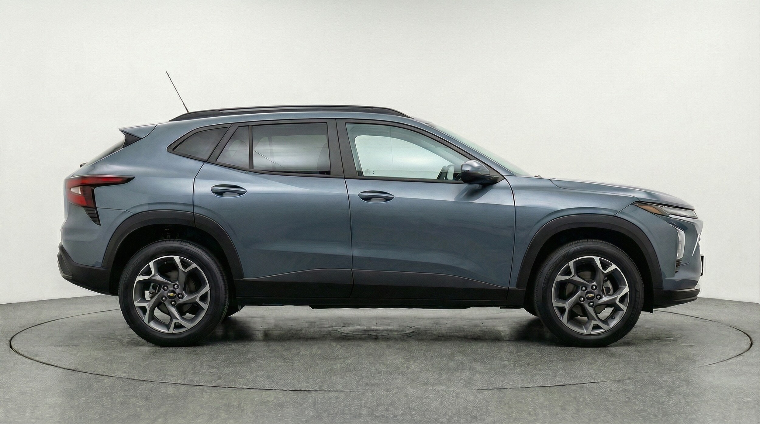 Thumbnail: 2025 Chevrolet Trax - 8