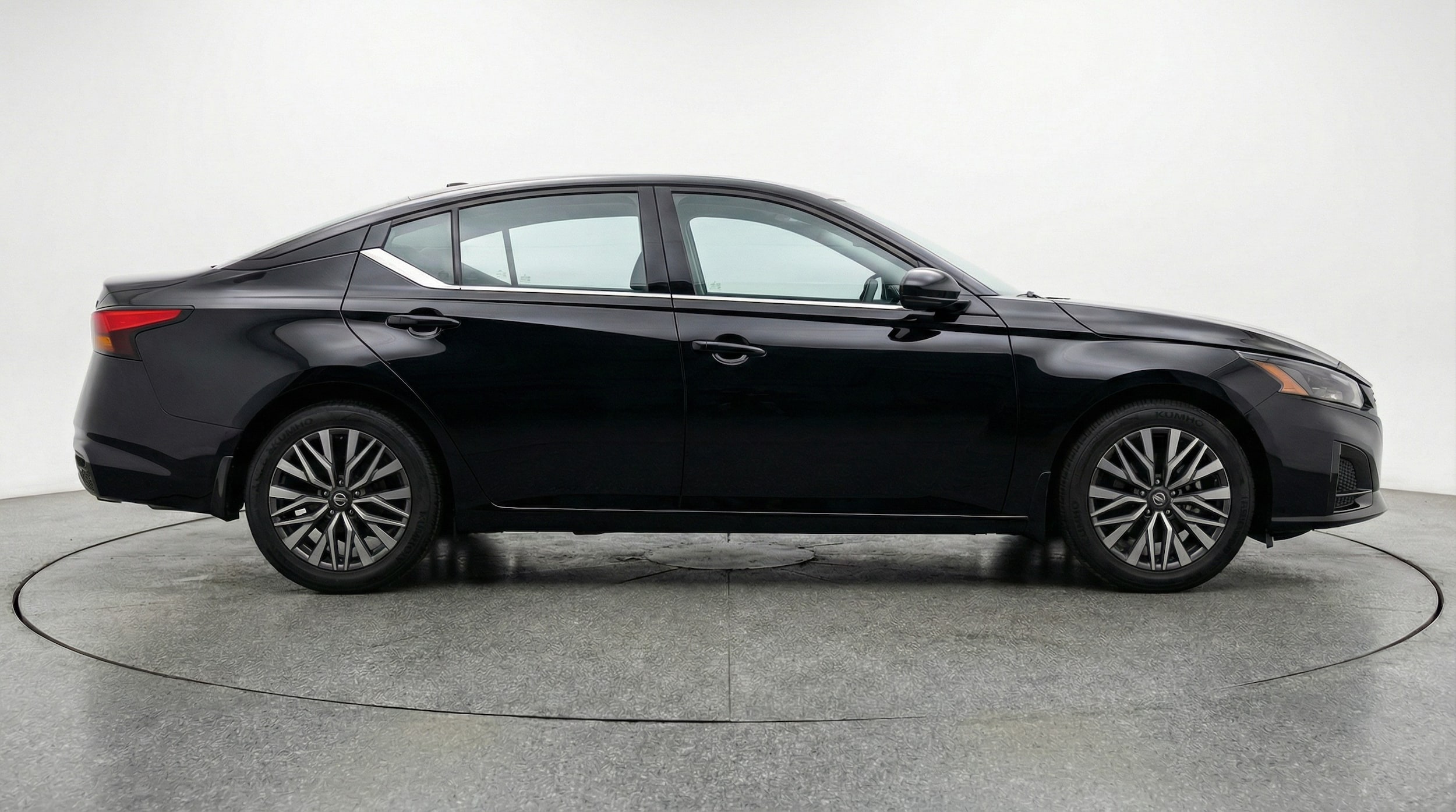 Thumbnail: 2025 Nissan Altima - 8