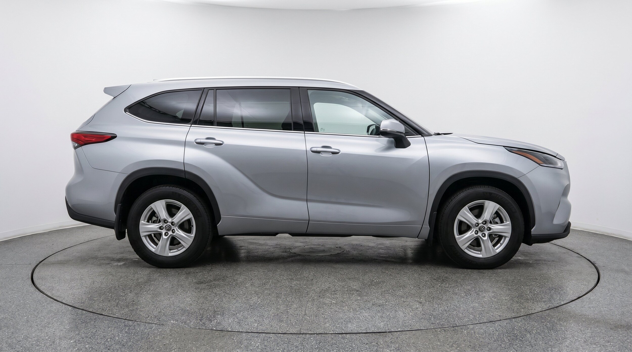 Thumbnail: 2025 Toyota Highlander - 11