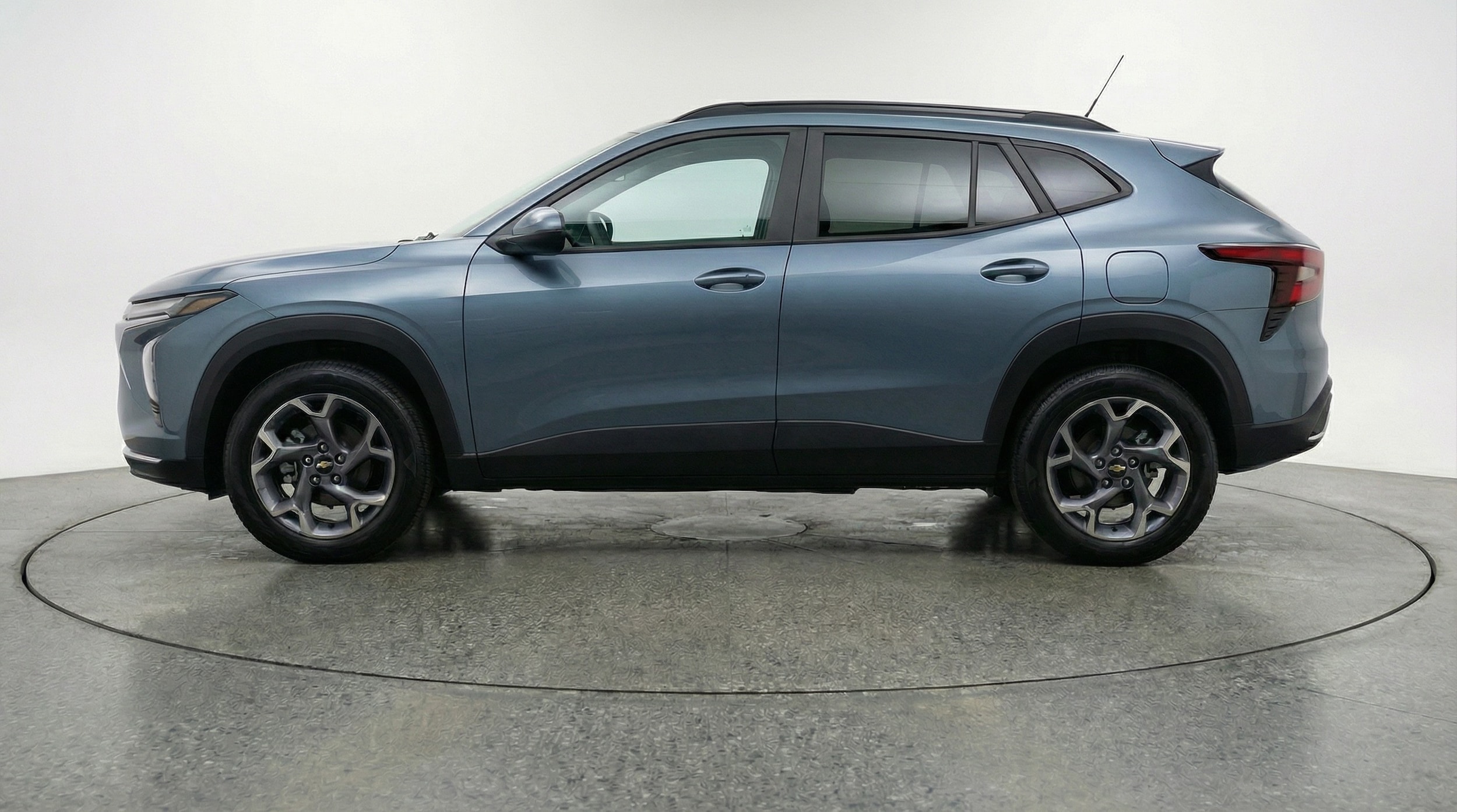 Thumbnail: 2025 Chevrolet Trax - 4