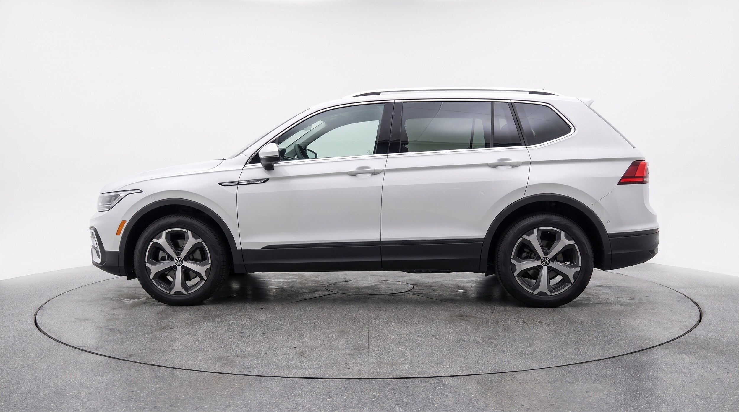 Thumbnail: 2026 Volkswagen Tiguan - 5