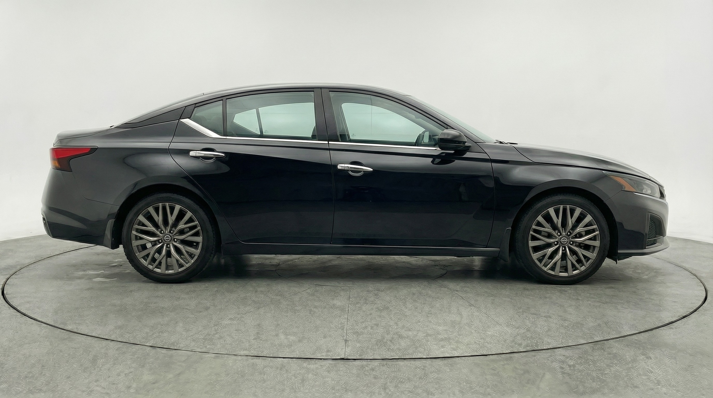 Thumbnail: 2025 Nissan Altima - 8