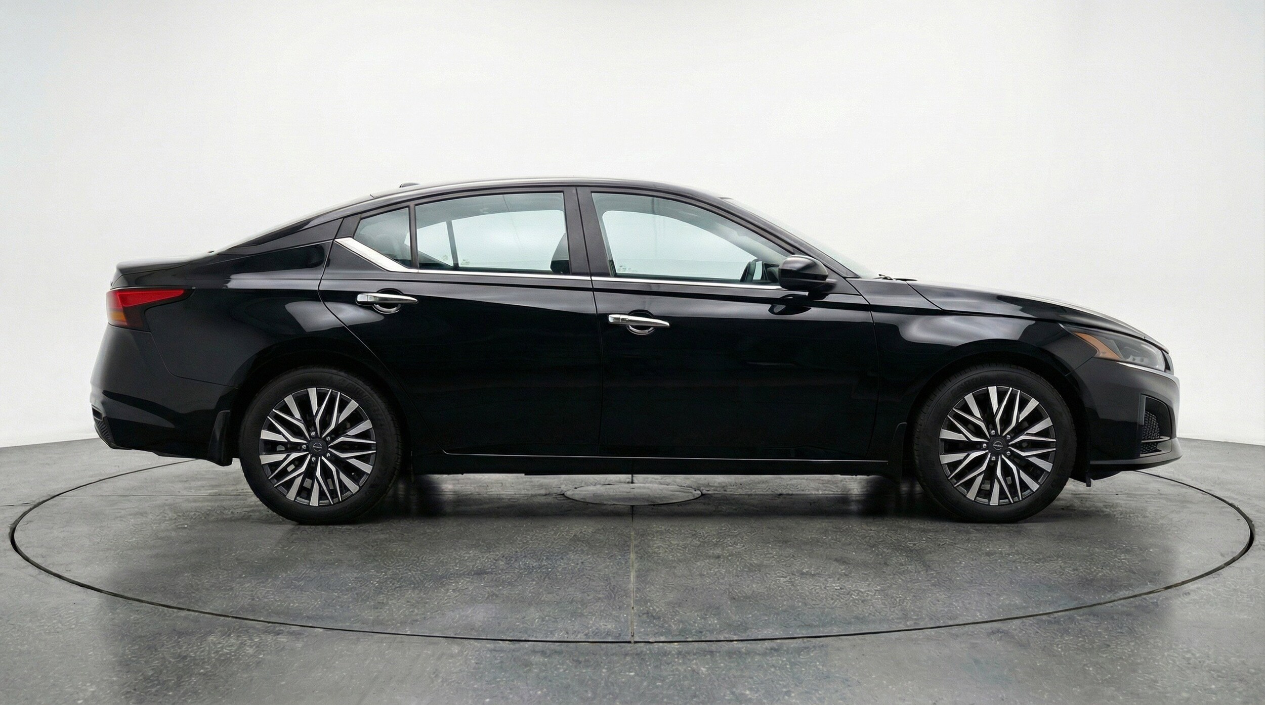Thumbnail: 2025 Nissan Altima - 11
