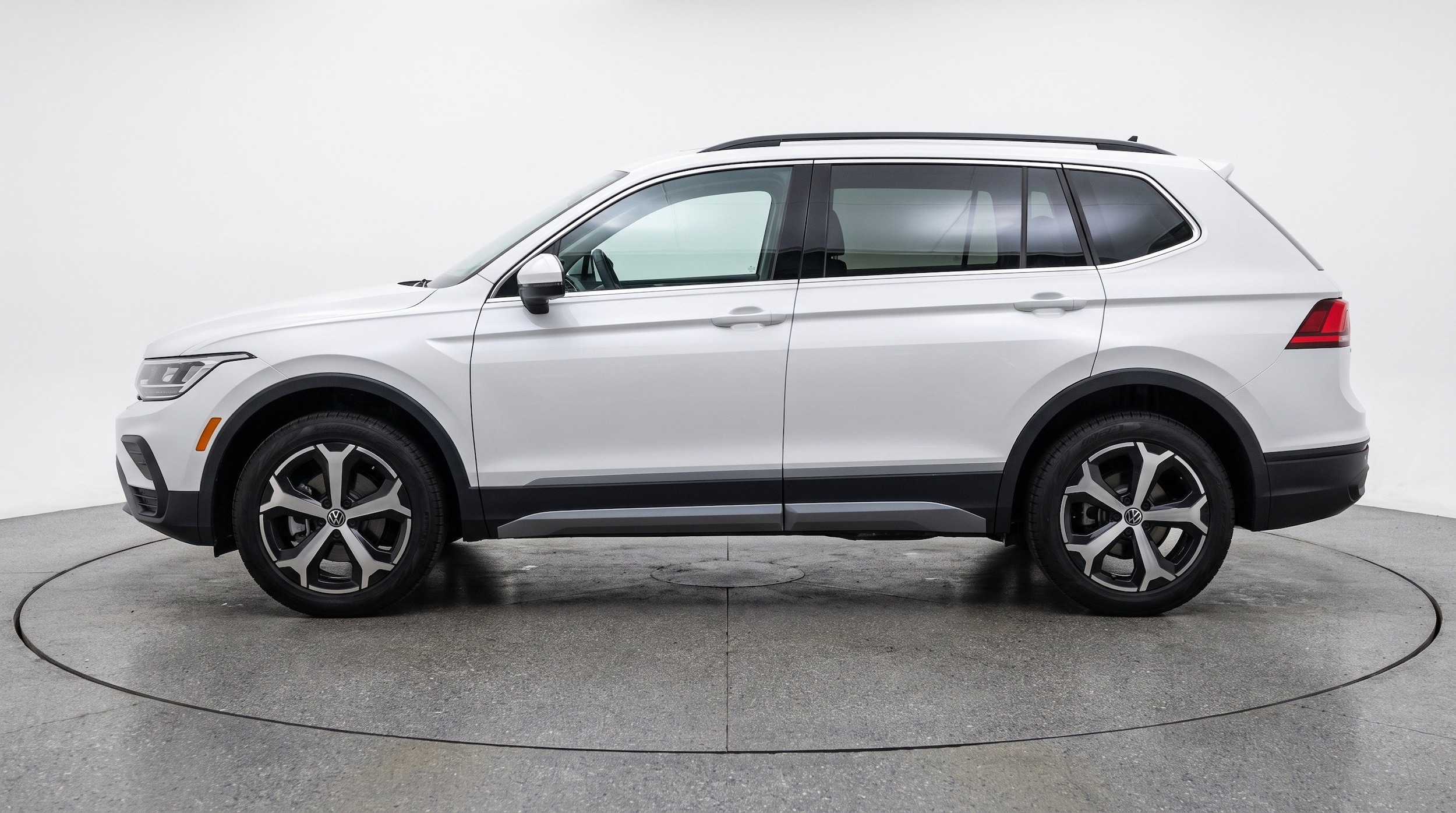 Thumbnail: 2026 Volkswagen Tiguan - 5