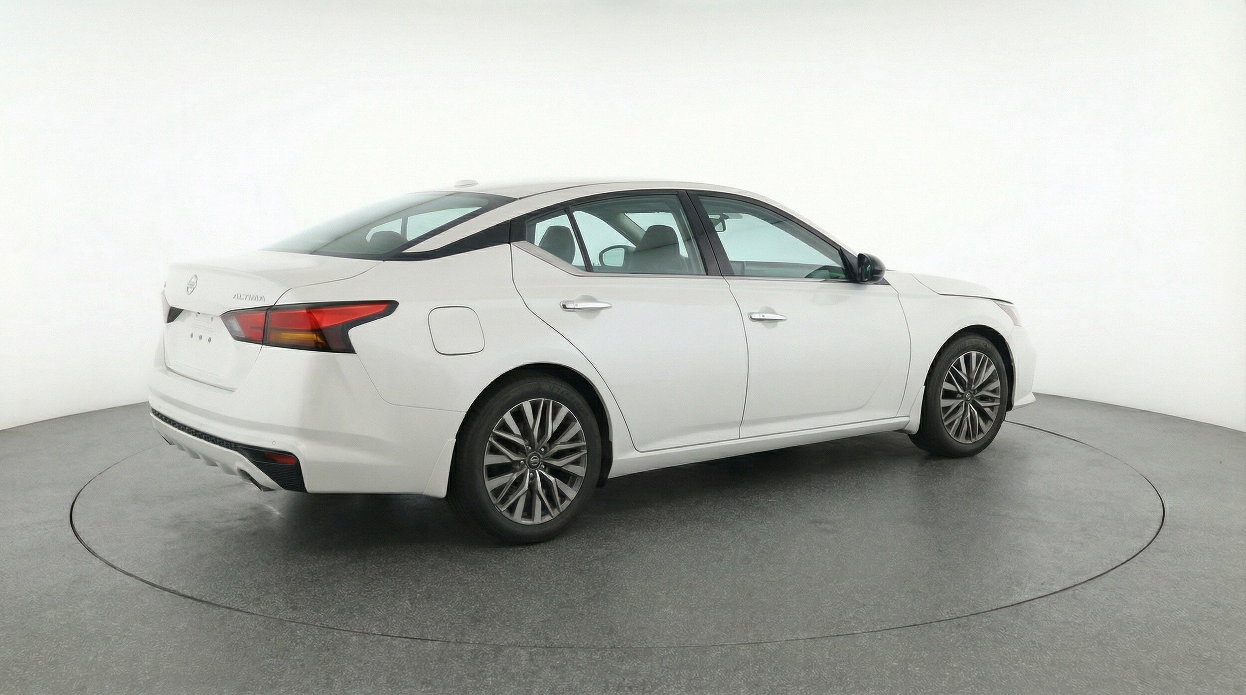 Thumbnail: 2025 Nissan Altima - 9