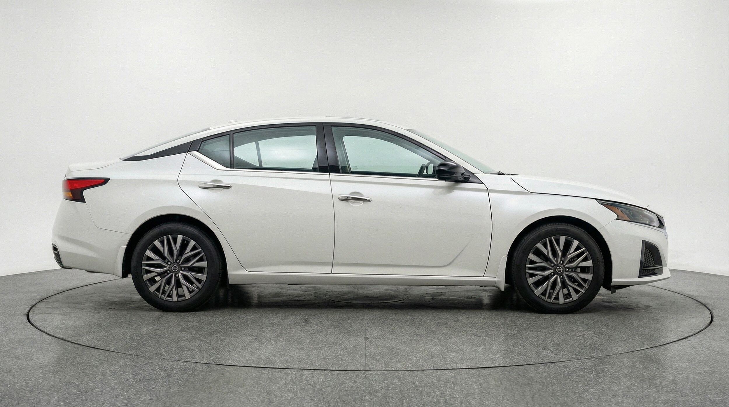 Thumbnail: 2025 Nissan Altima - 8