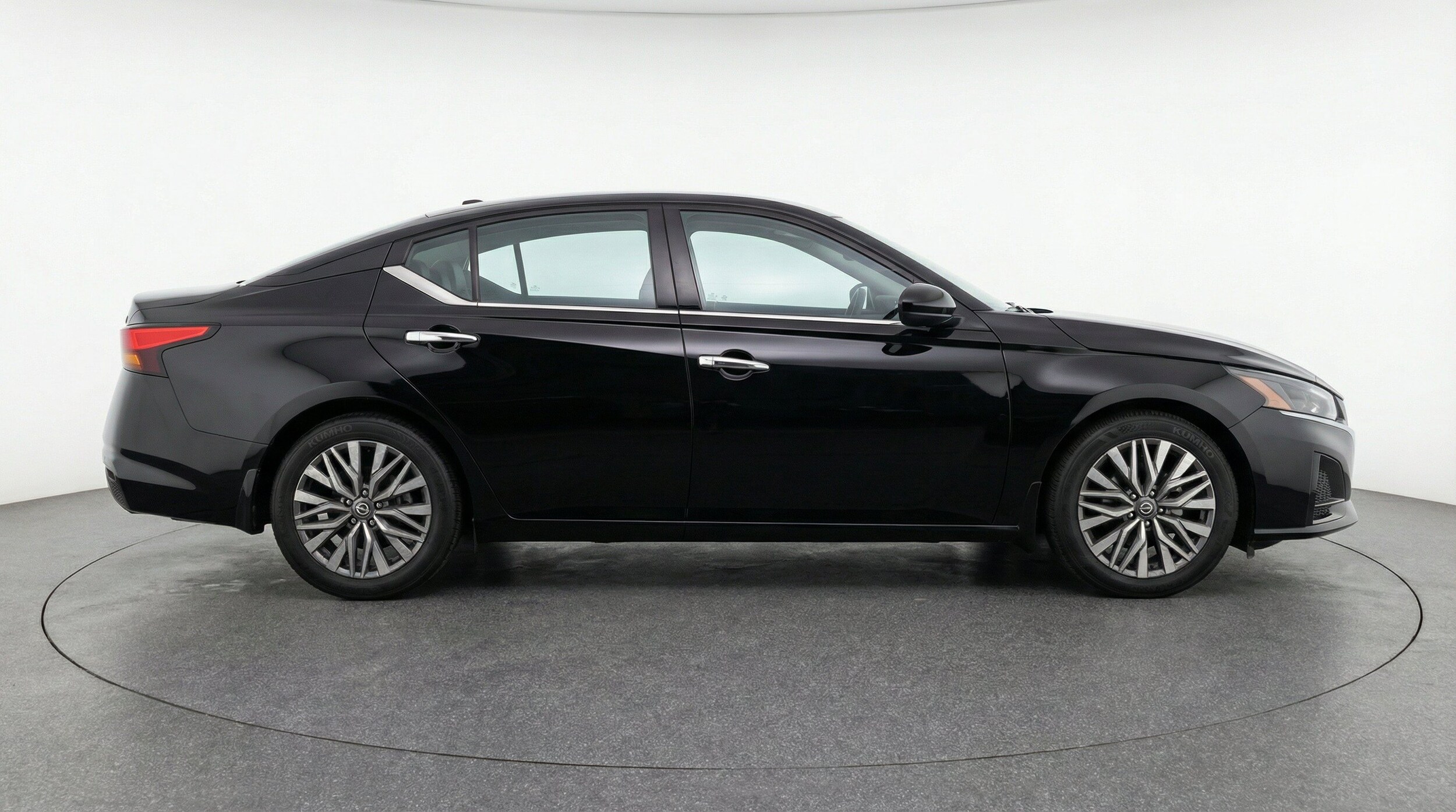 Thumbnail: 2025 Nissan Altima - 10