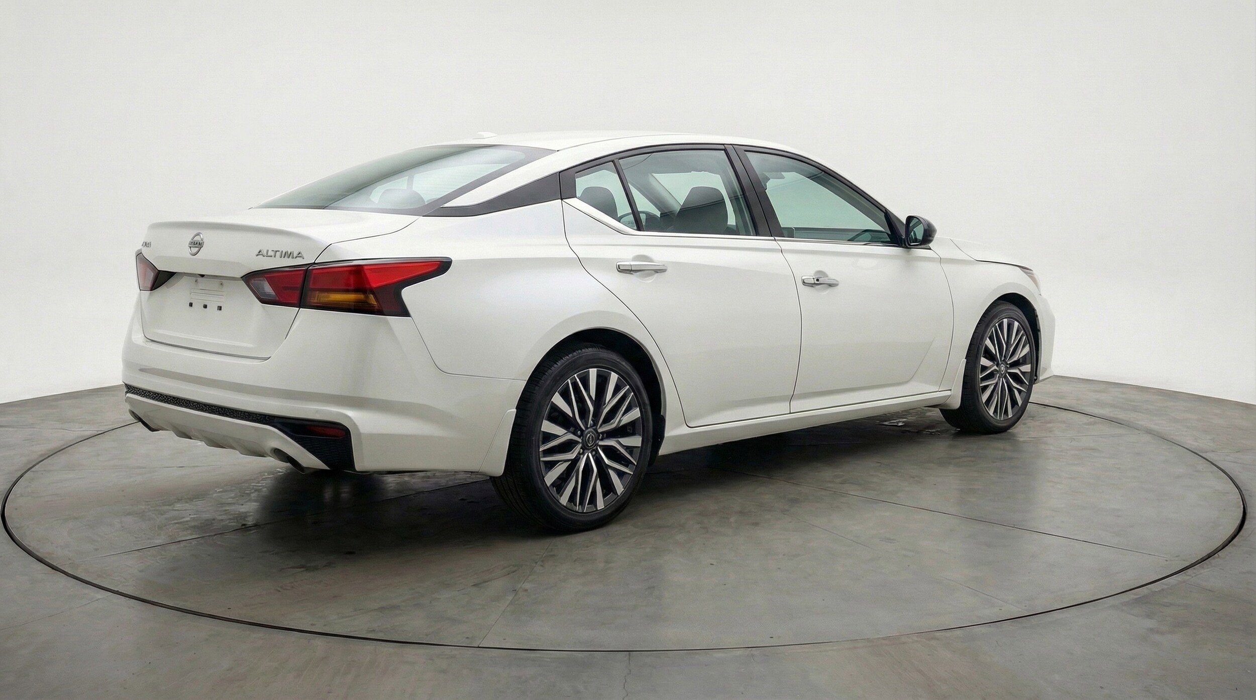 Thumbnail: 2025 Nissan Altima - 9