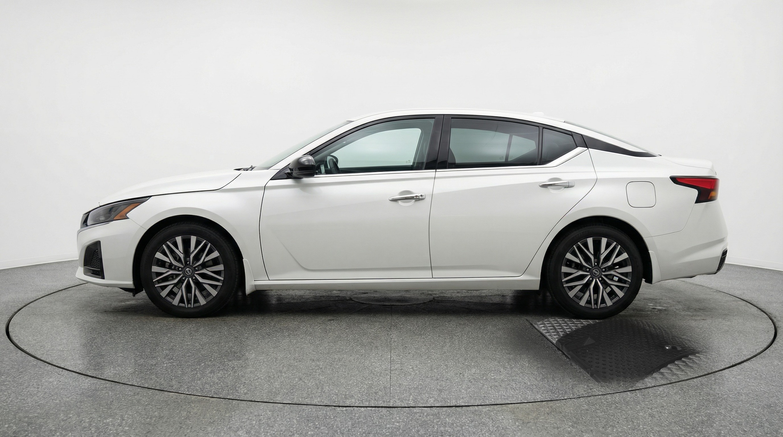 Thumbnail: 2025 Nissan Altima - 4