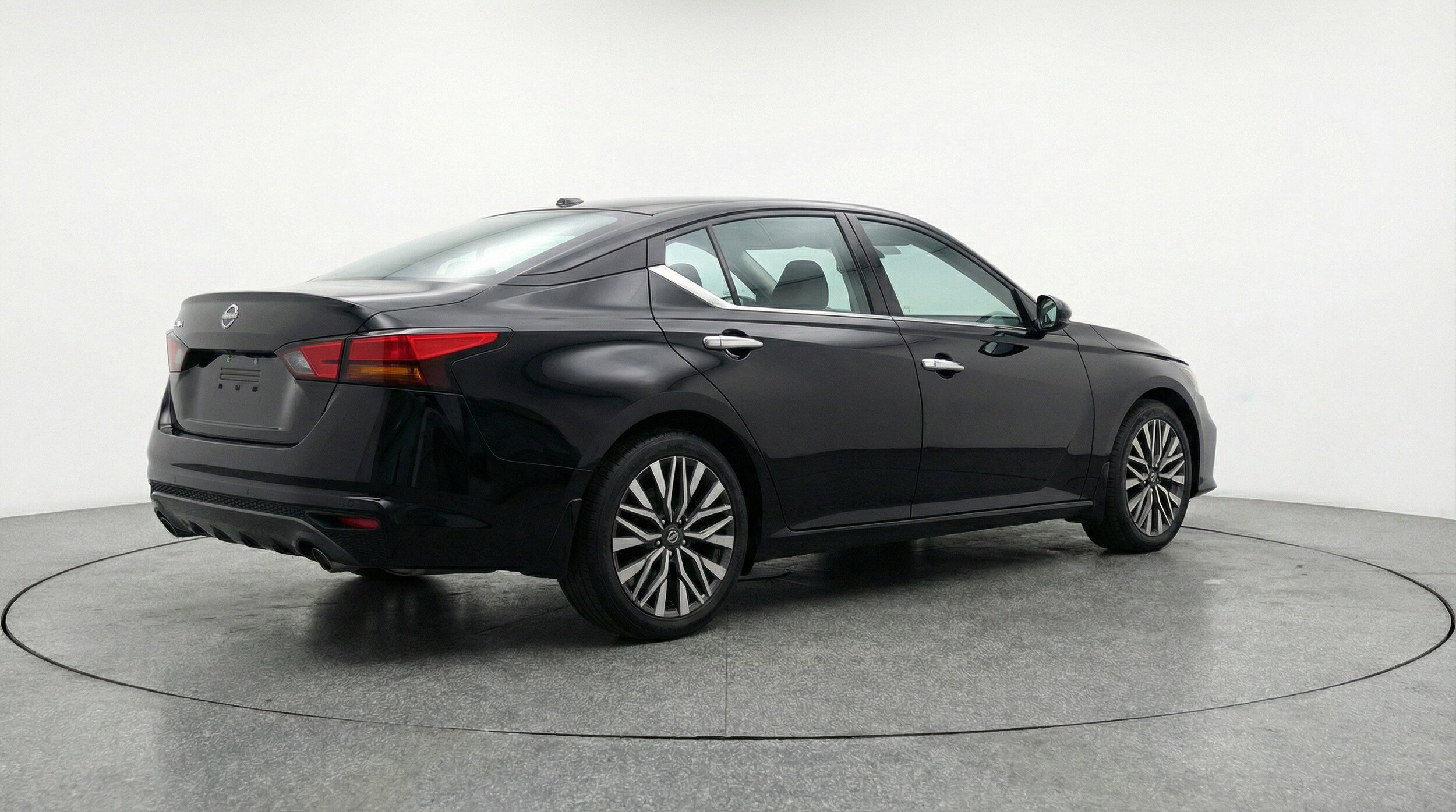 Thumbnail: 2025 Nissan Altima - 9