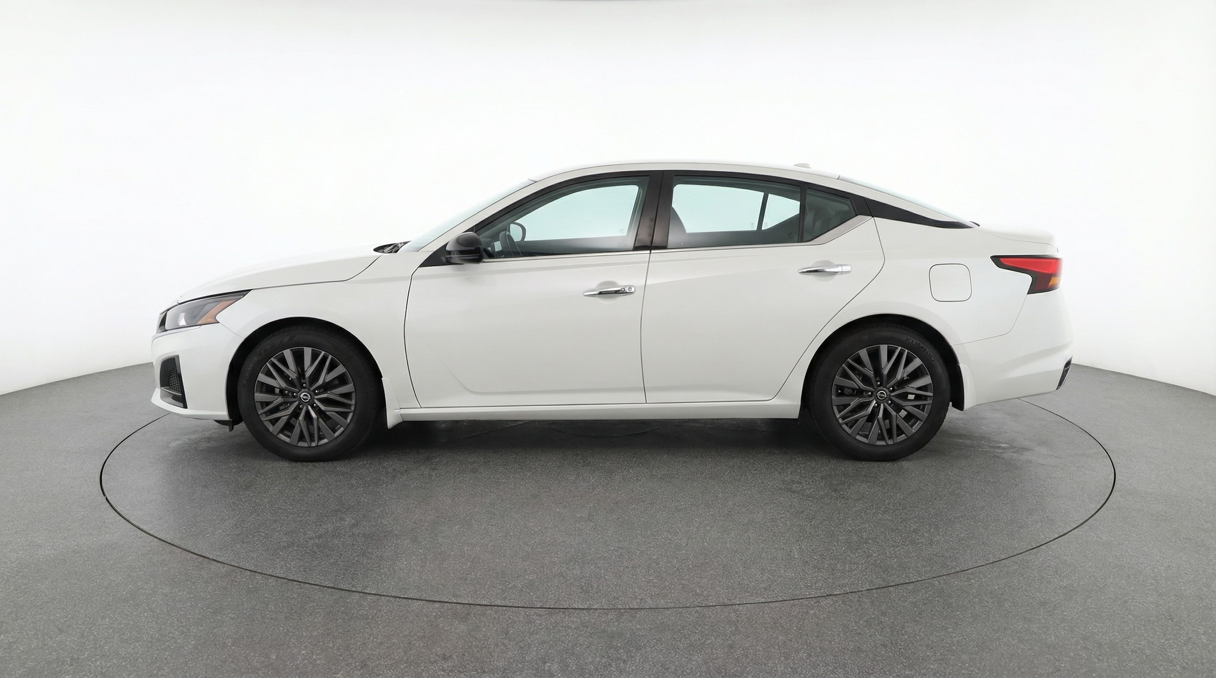 Thumbnail: 2025 Nissan Altima - 4