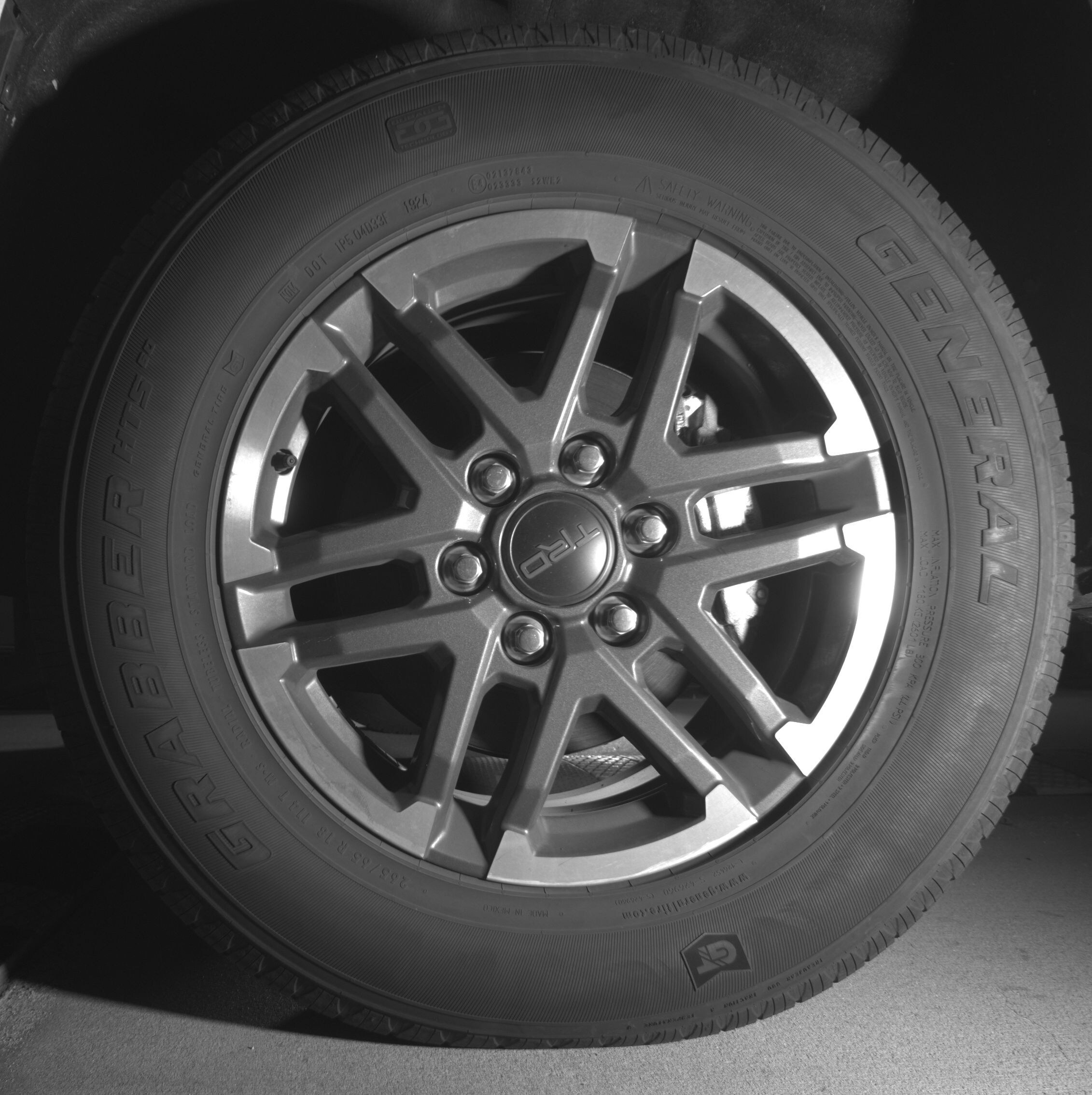 Thumbnail: 2024 Toyota Tacoma - 9