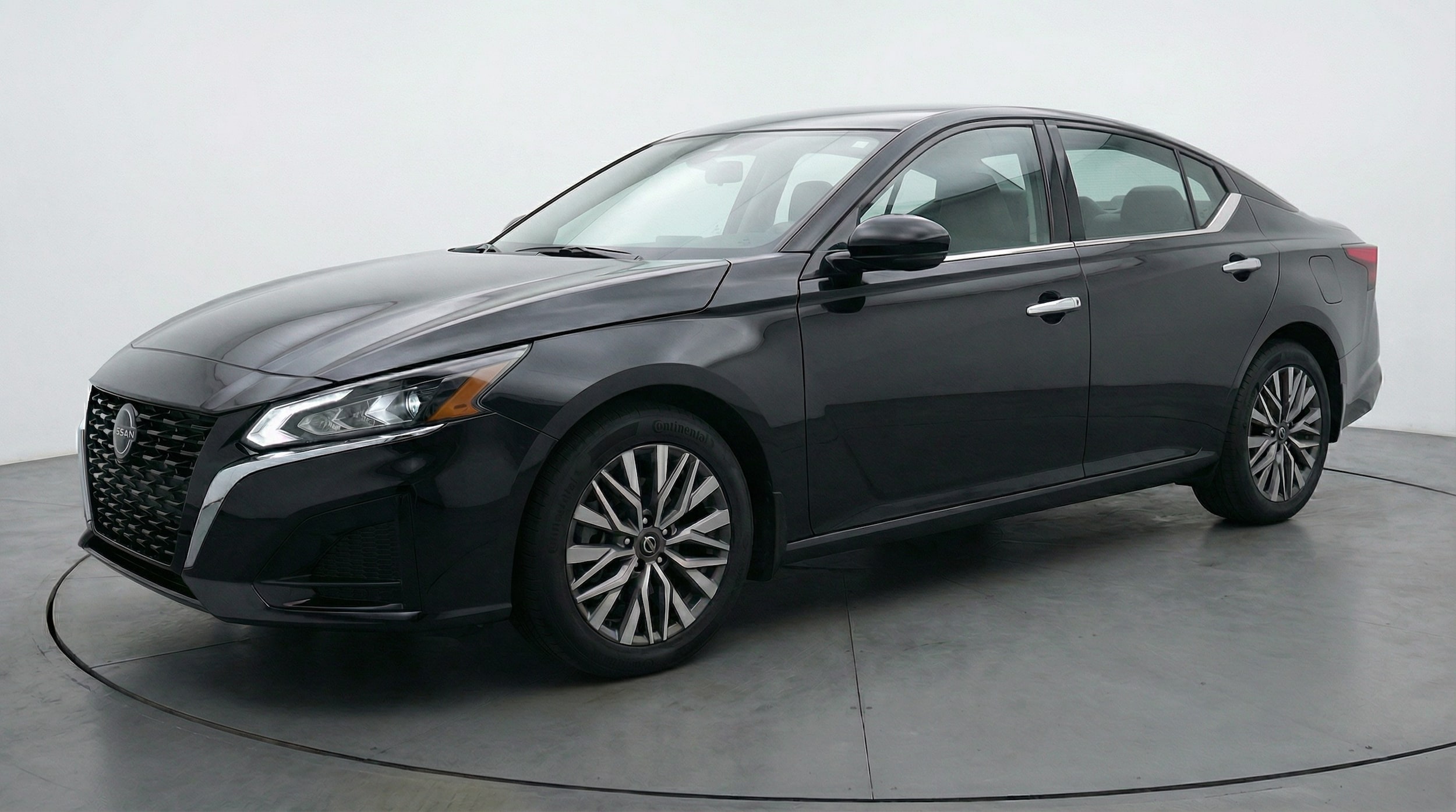 Thumbnail: 2025 Nissan Altima - 3