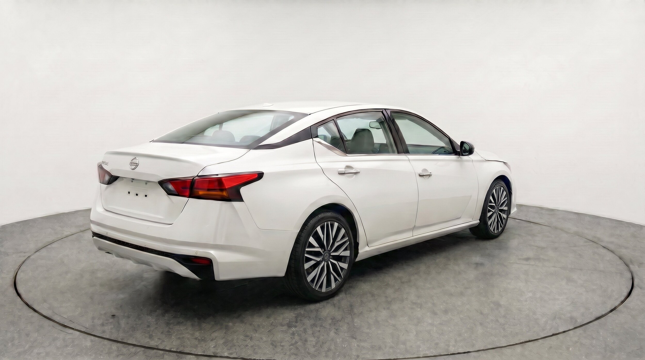 Thumbnail: 2025 Nissan Altima - 9