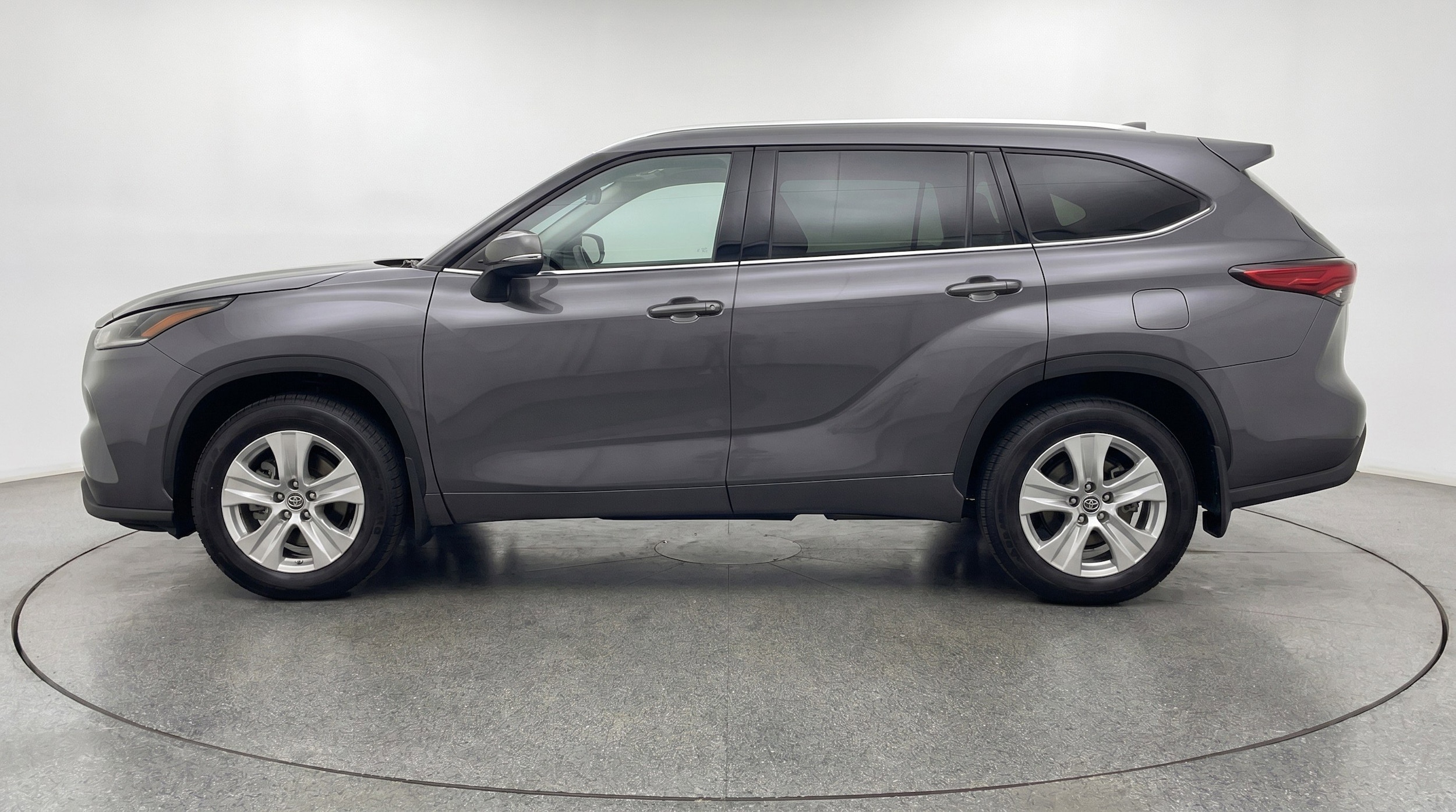 Thumbnail: 2025 Toyota Highlander - 5