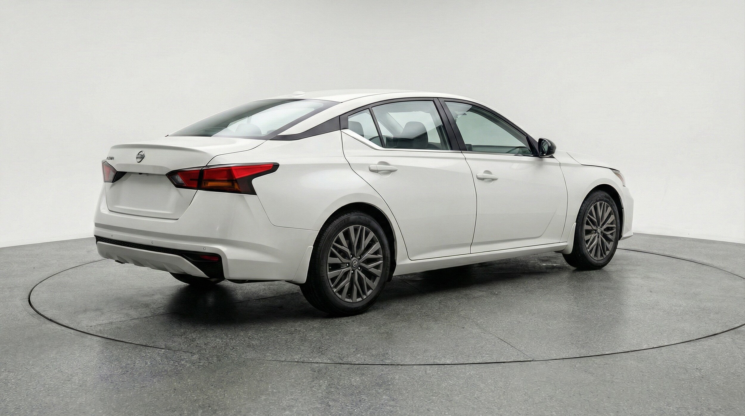 Thumbnail: 2025 Nissan Altima - 9