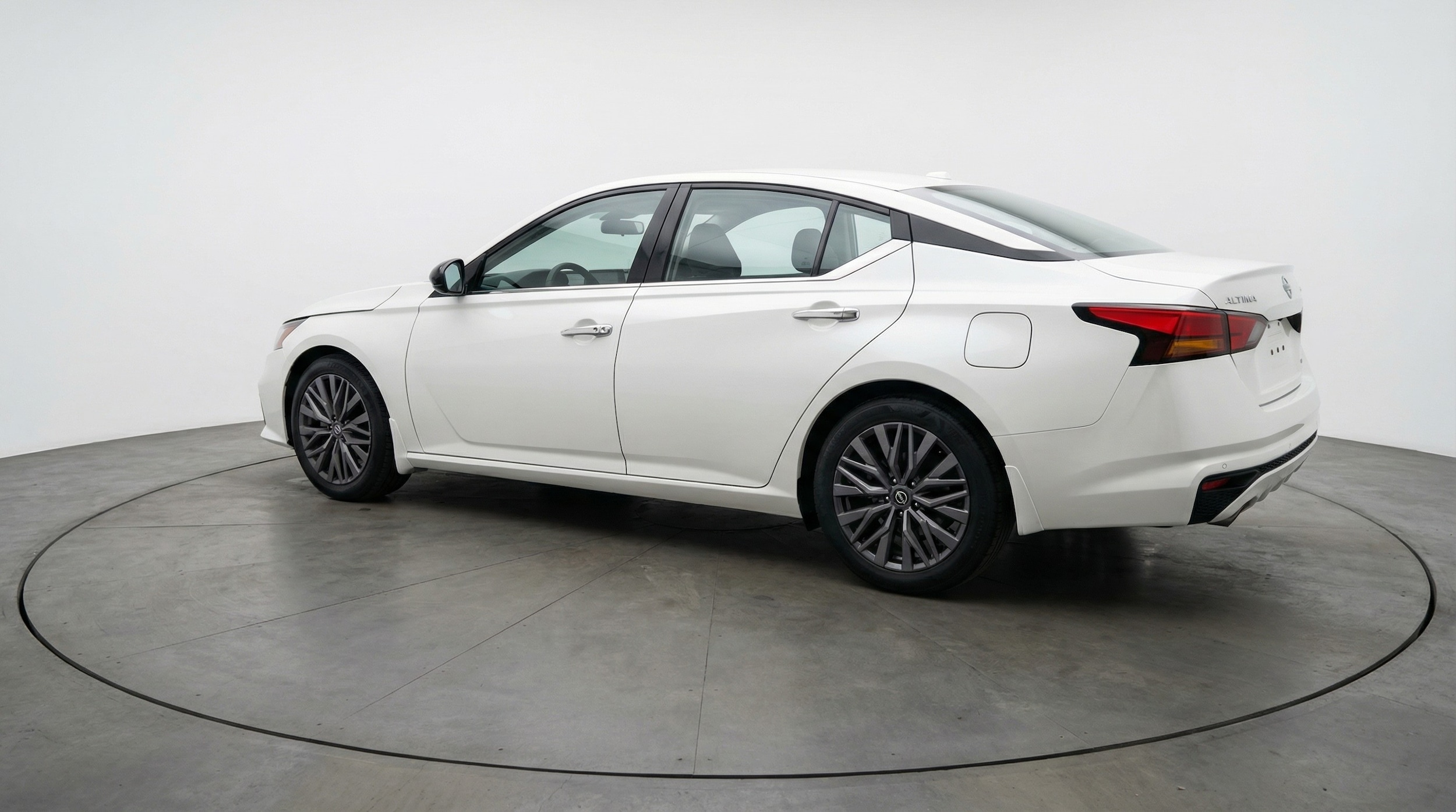 Thumbnail: 2025 Nissan Altima - 5