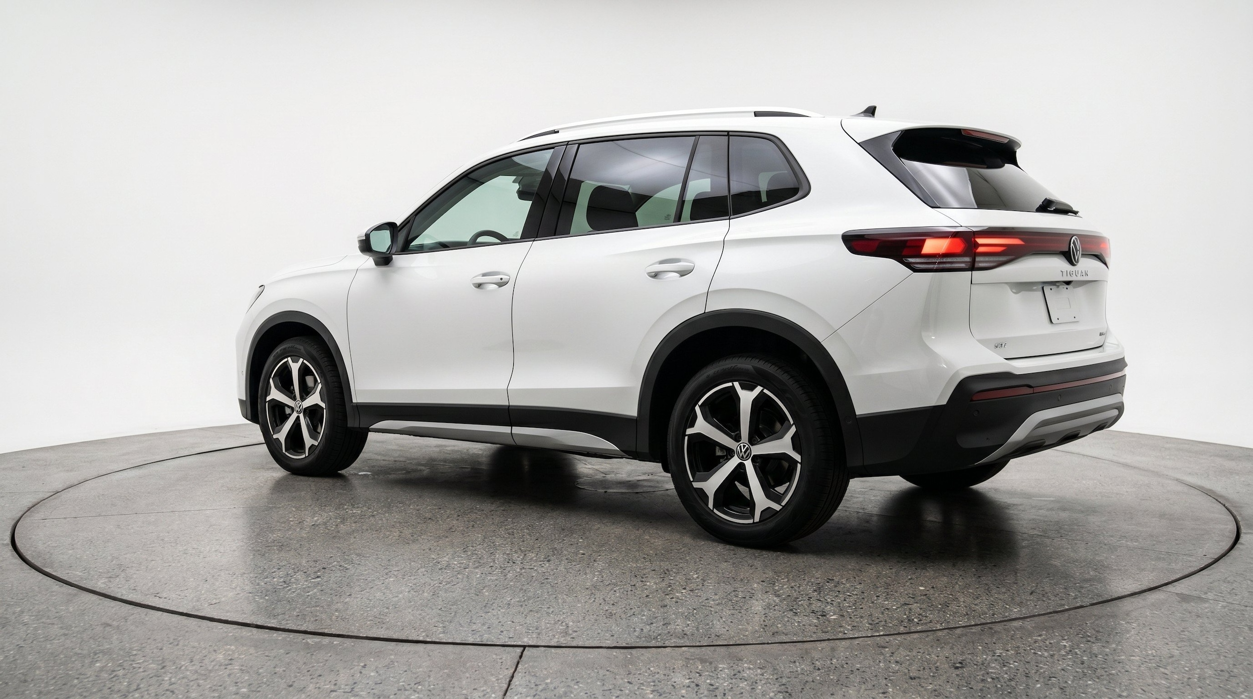 Thumbnail: 2026 Volkswagen Tiguan - 6