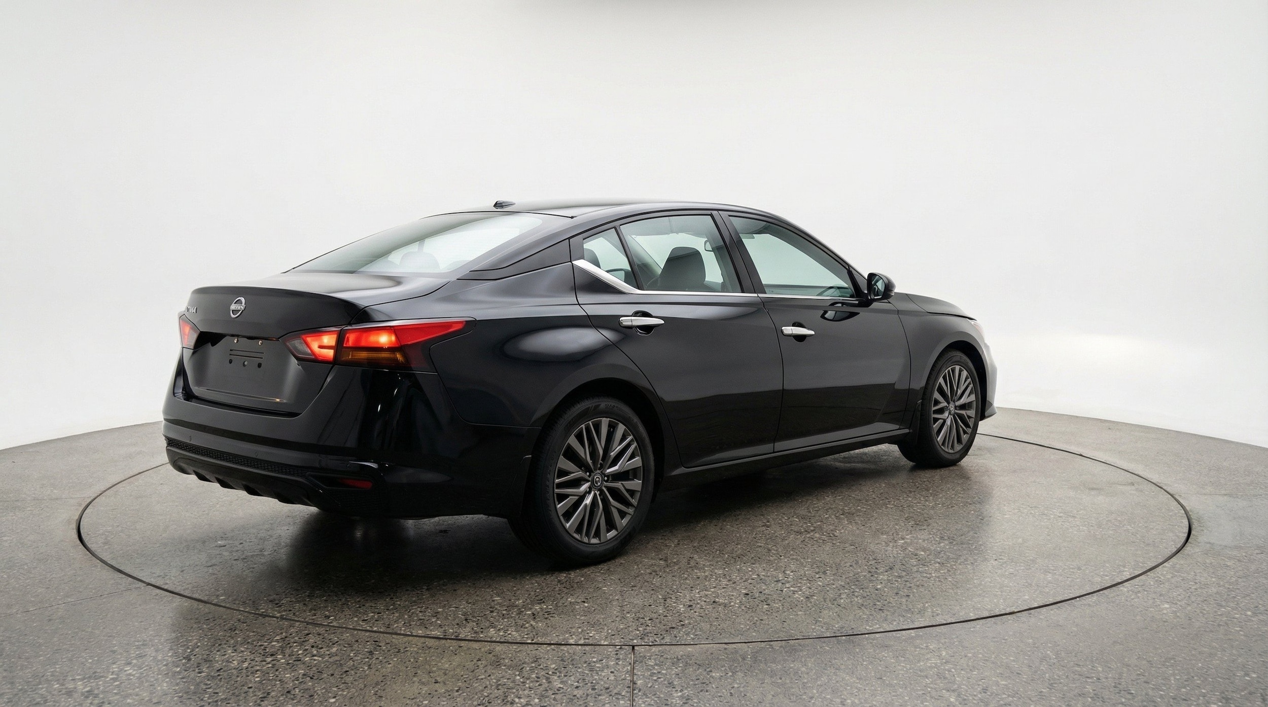 Thumbnail: 2025 Nissan Altima - 9