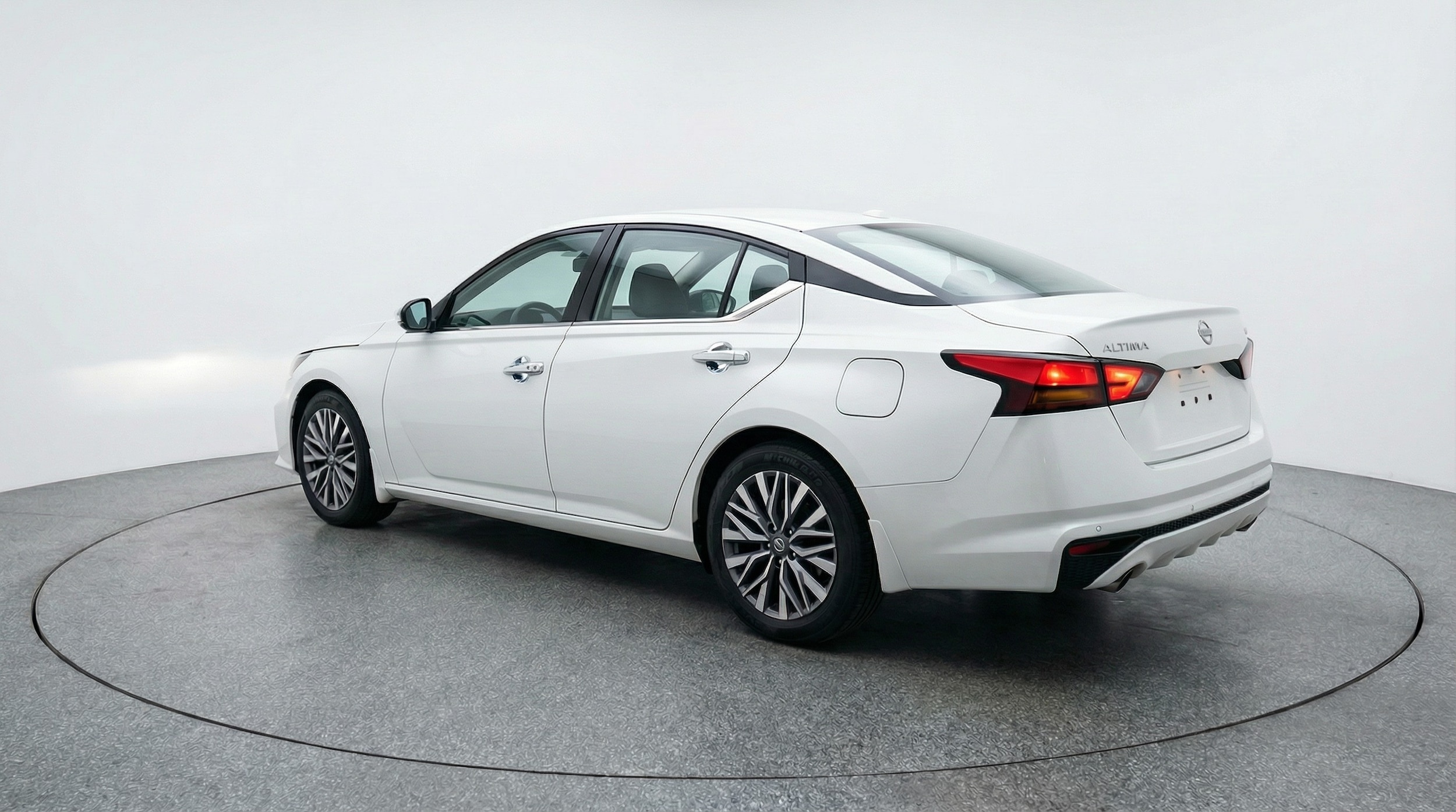 Thumbnail: 2025 Nissan Altima - 5