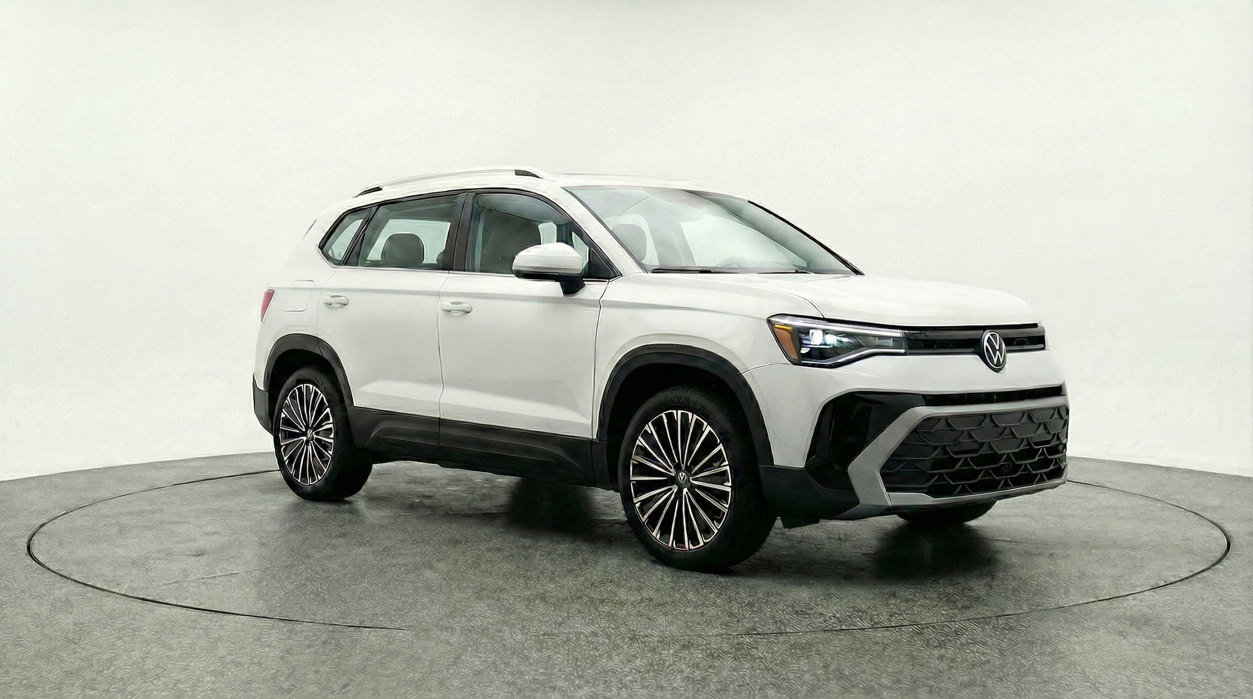 Thumbnail: 2025 Volkswagen Taos - 1