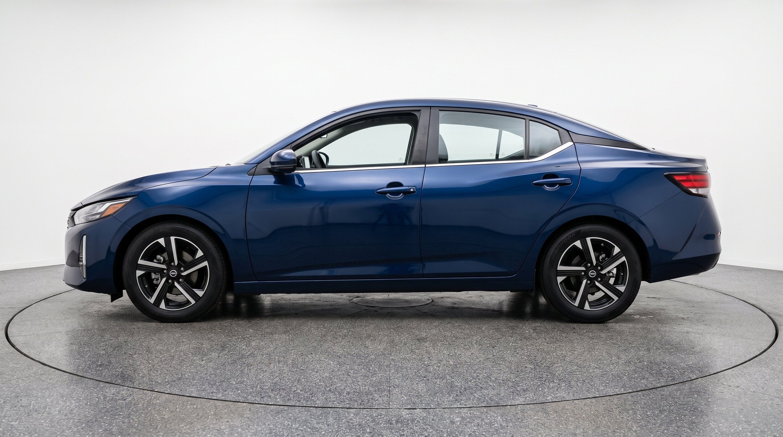 Thumbnail: 2025 Nissan Sentra - 5