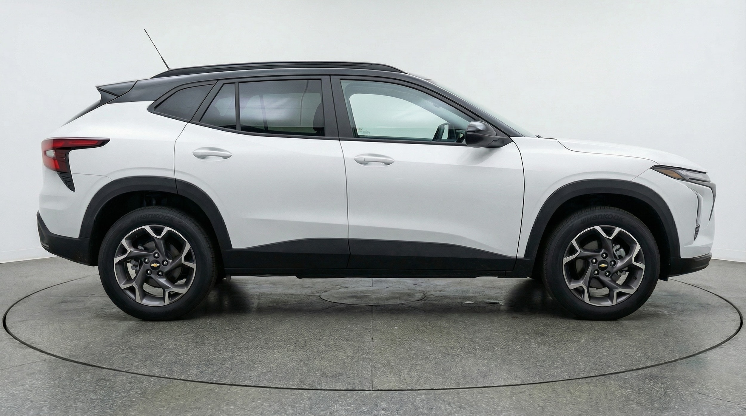 Thumbnail: 2025 Chevrolet Trax - 8