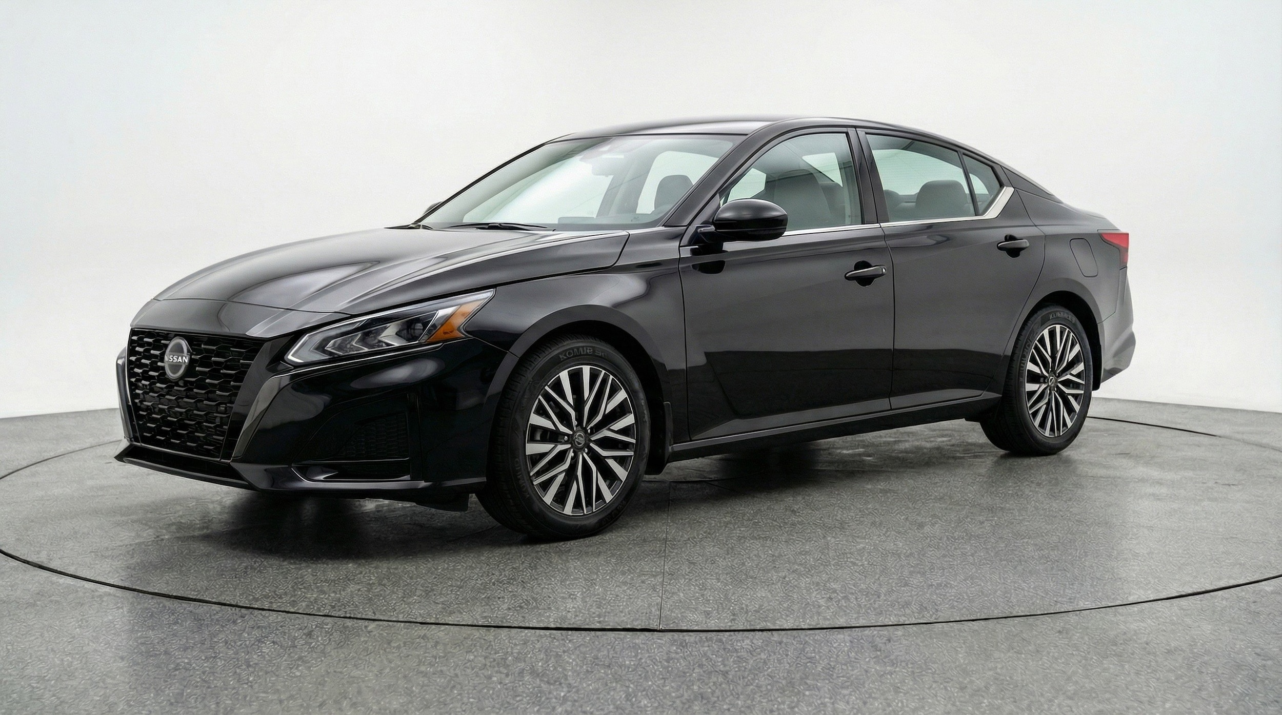 Thumbnail: 2025 Nissan Altima - 3