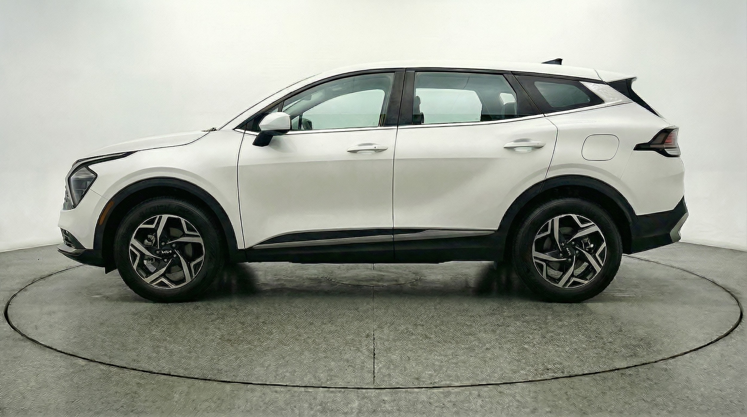 Thumbnail: 2025 Kia Sportage - 4