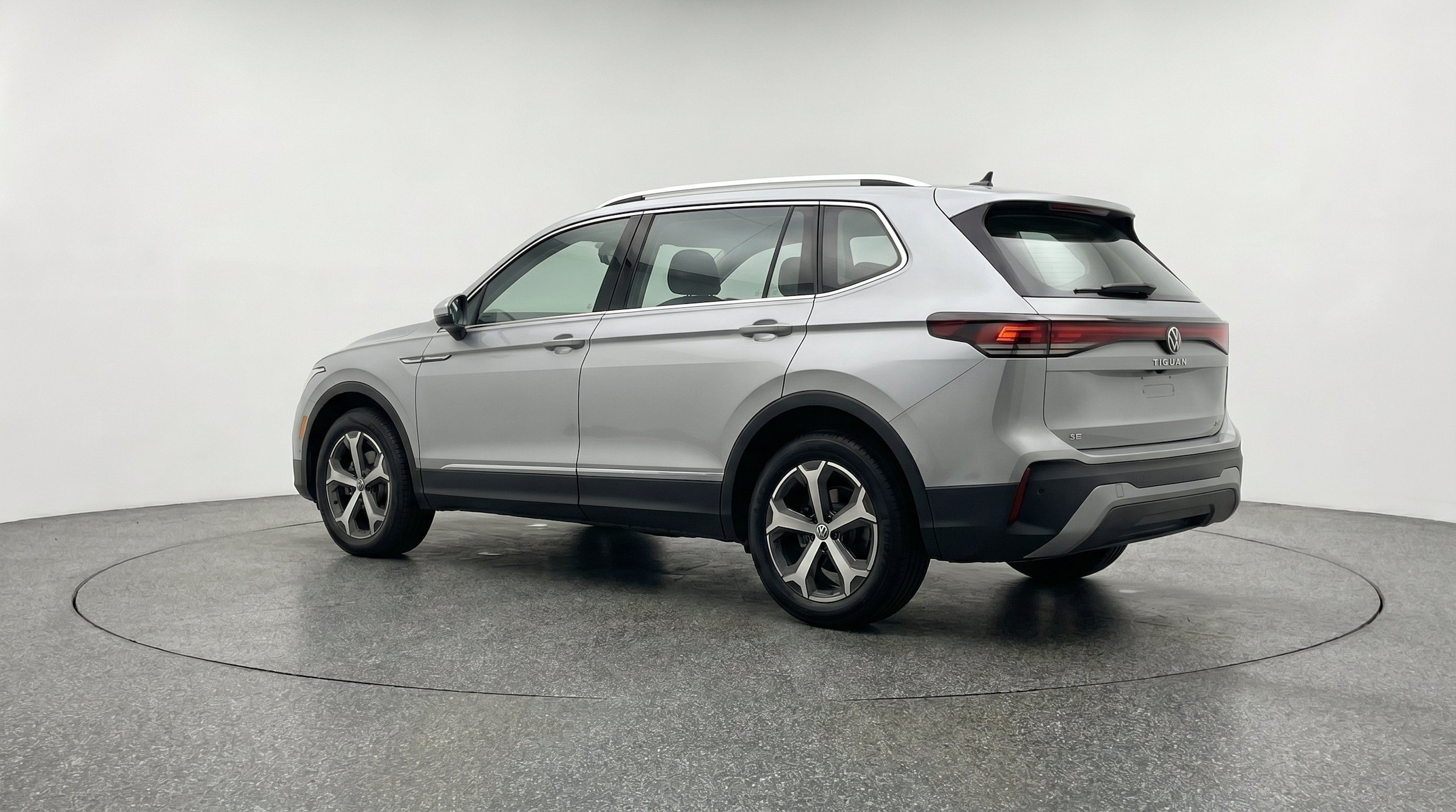 Thumbnail: 2026 Volkswagen Tiguan - 6