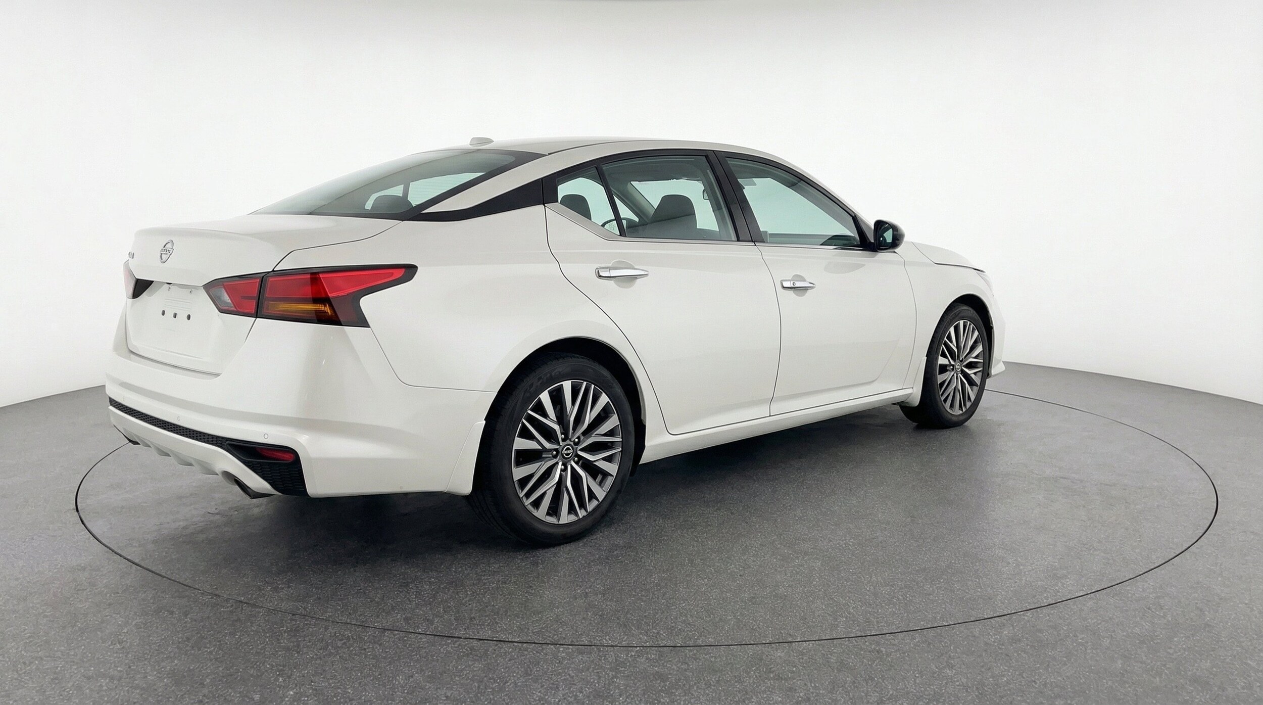 Thumbnail: 2025 Nissan Altima - 9