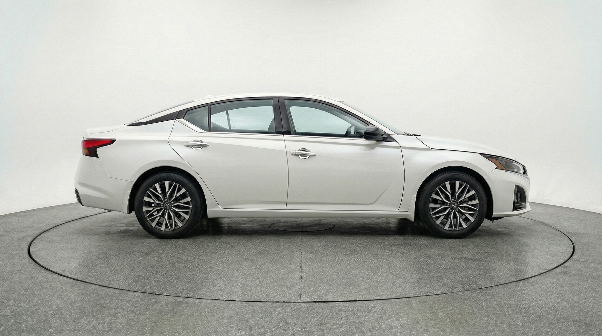 Thumbnail: 2025 Nissan Altima - 8