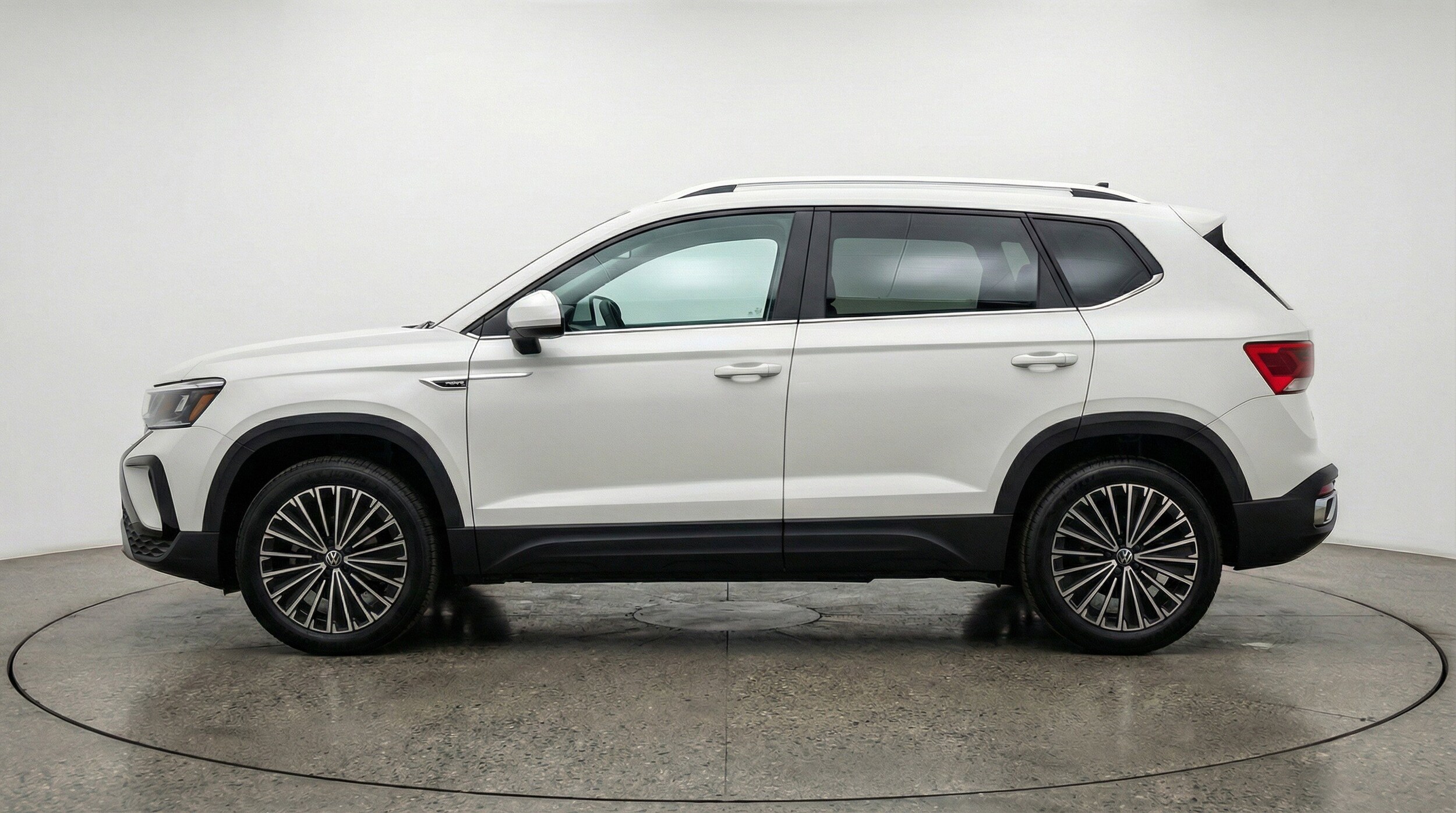 Thumbnail: 2025 Volkswagen Taos - 5