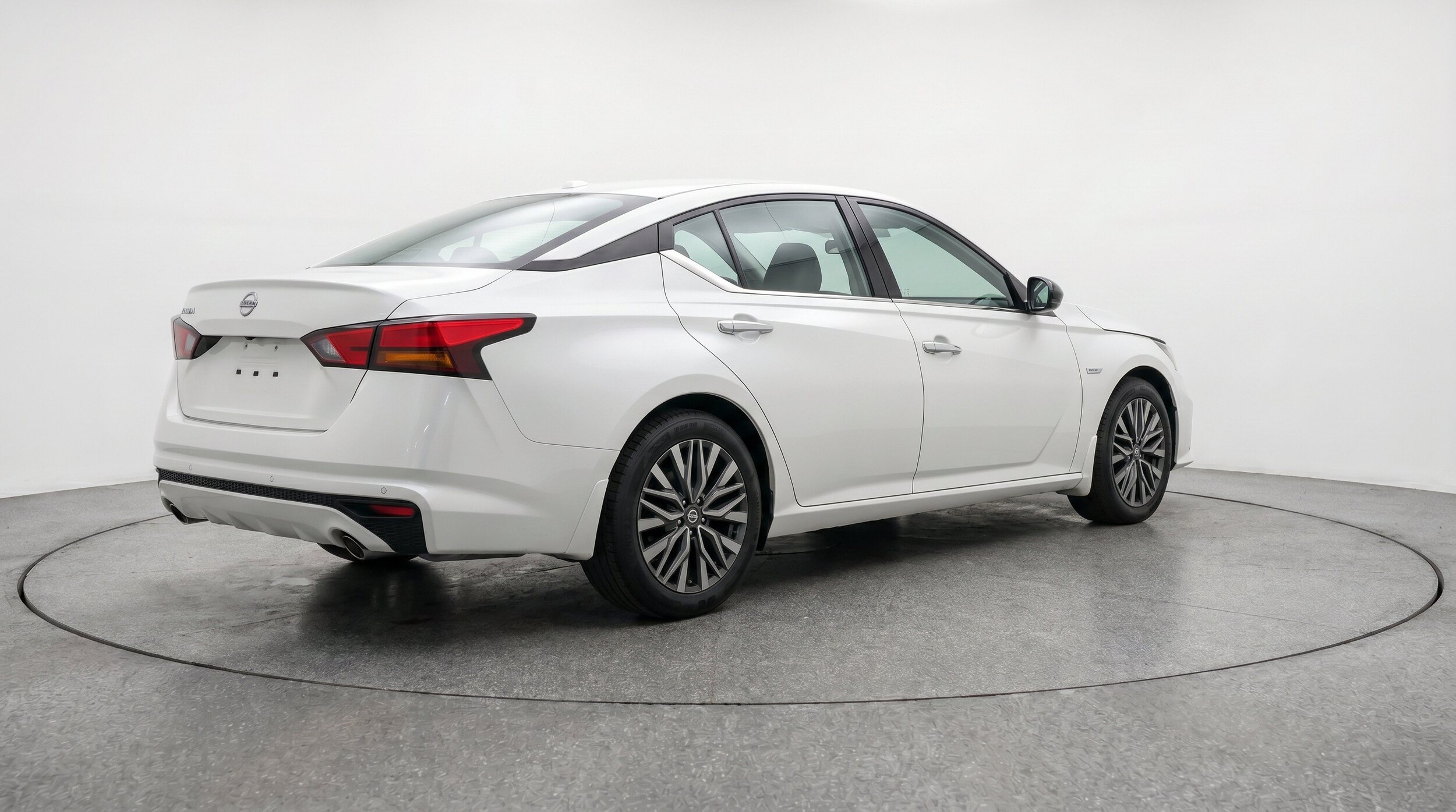 Thumbnail: 2025 Nissan Altima - 9
