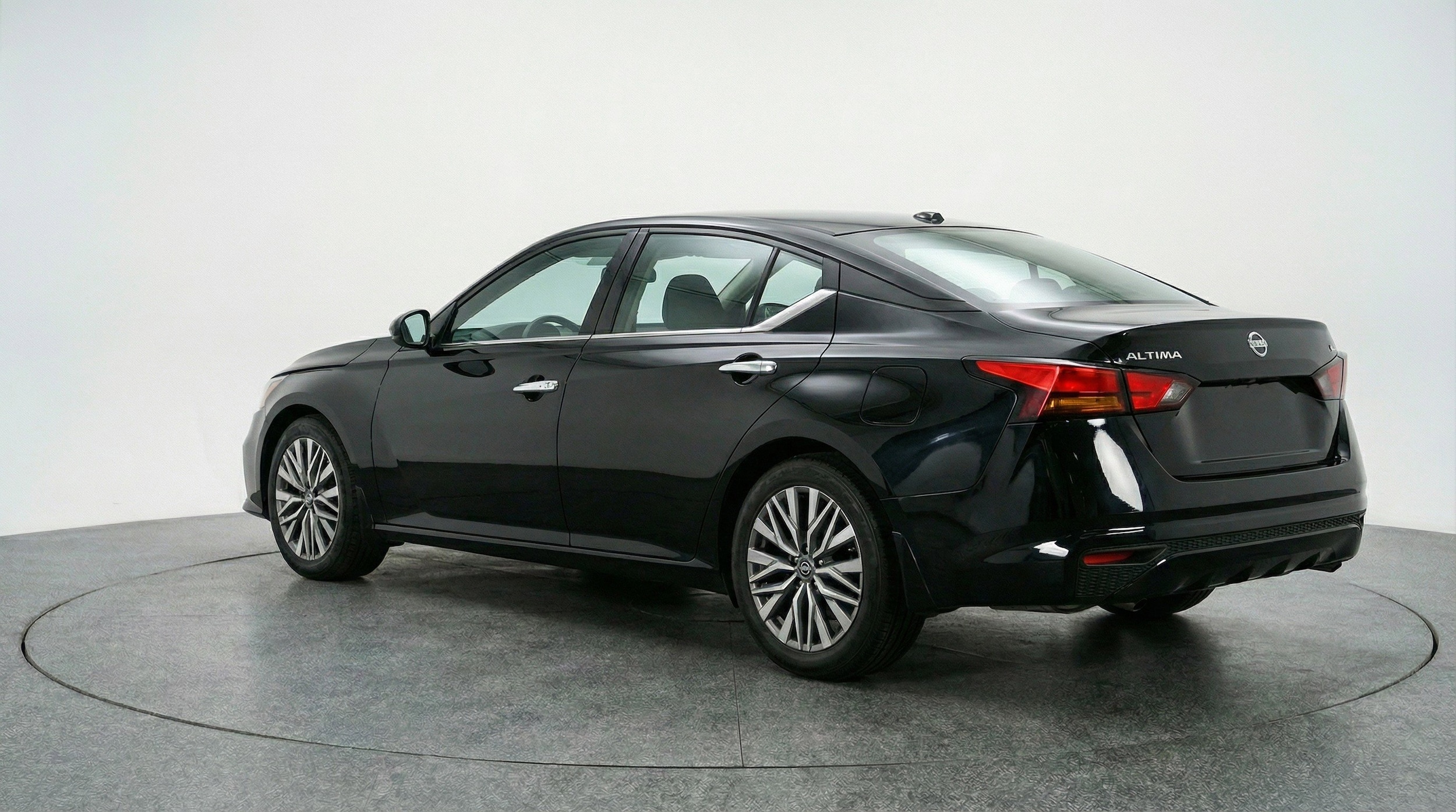 Thumbnail: 2025 Nissan Altima - 6