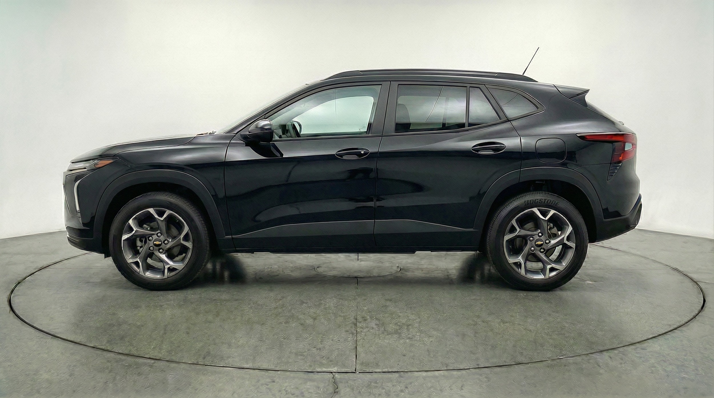 Thumbnail: 2025 Chevrolet Trax - 4