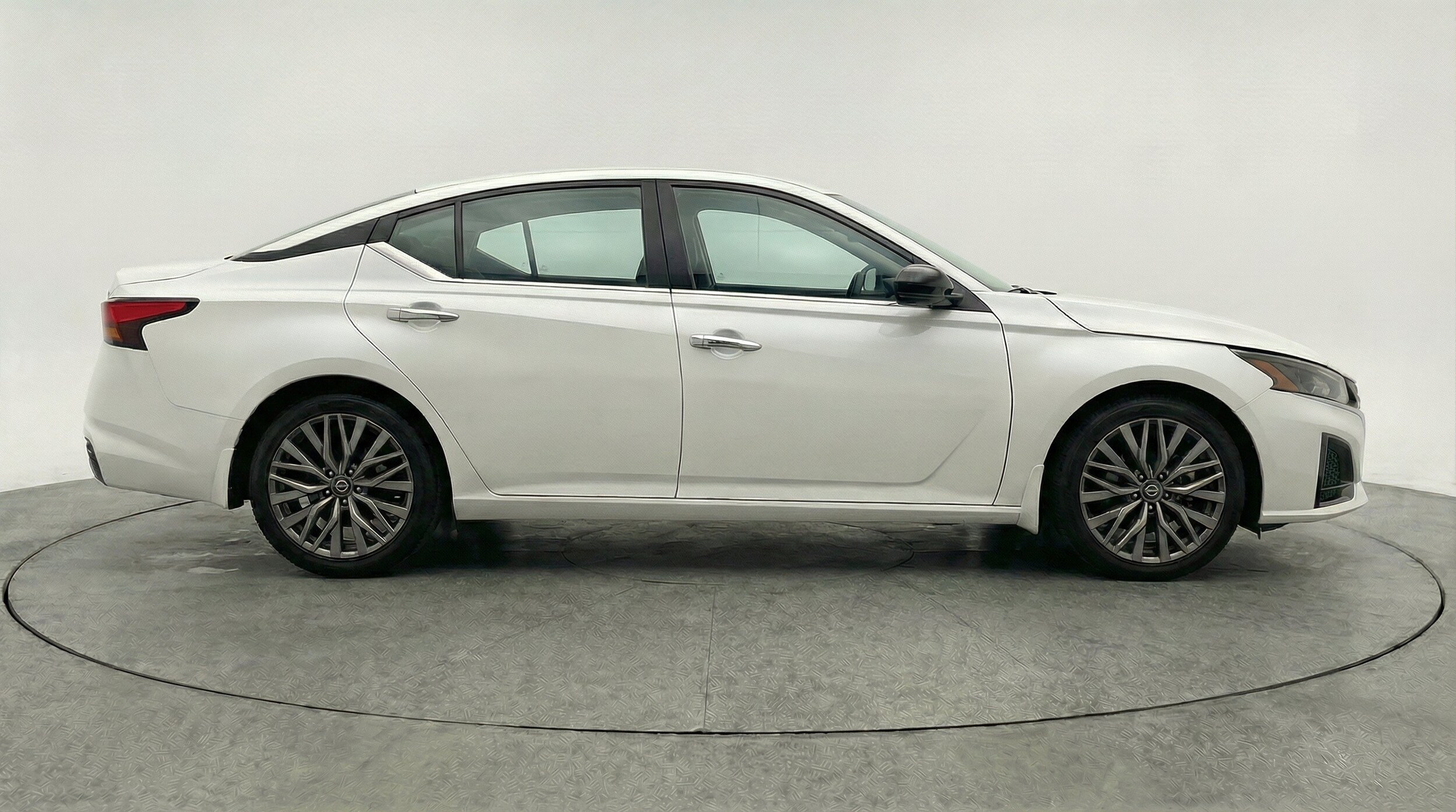 Thumbnail: 2025 Nissan Altima - 10