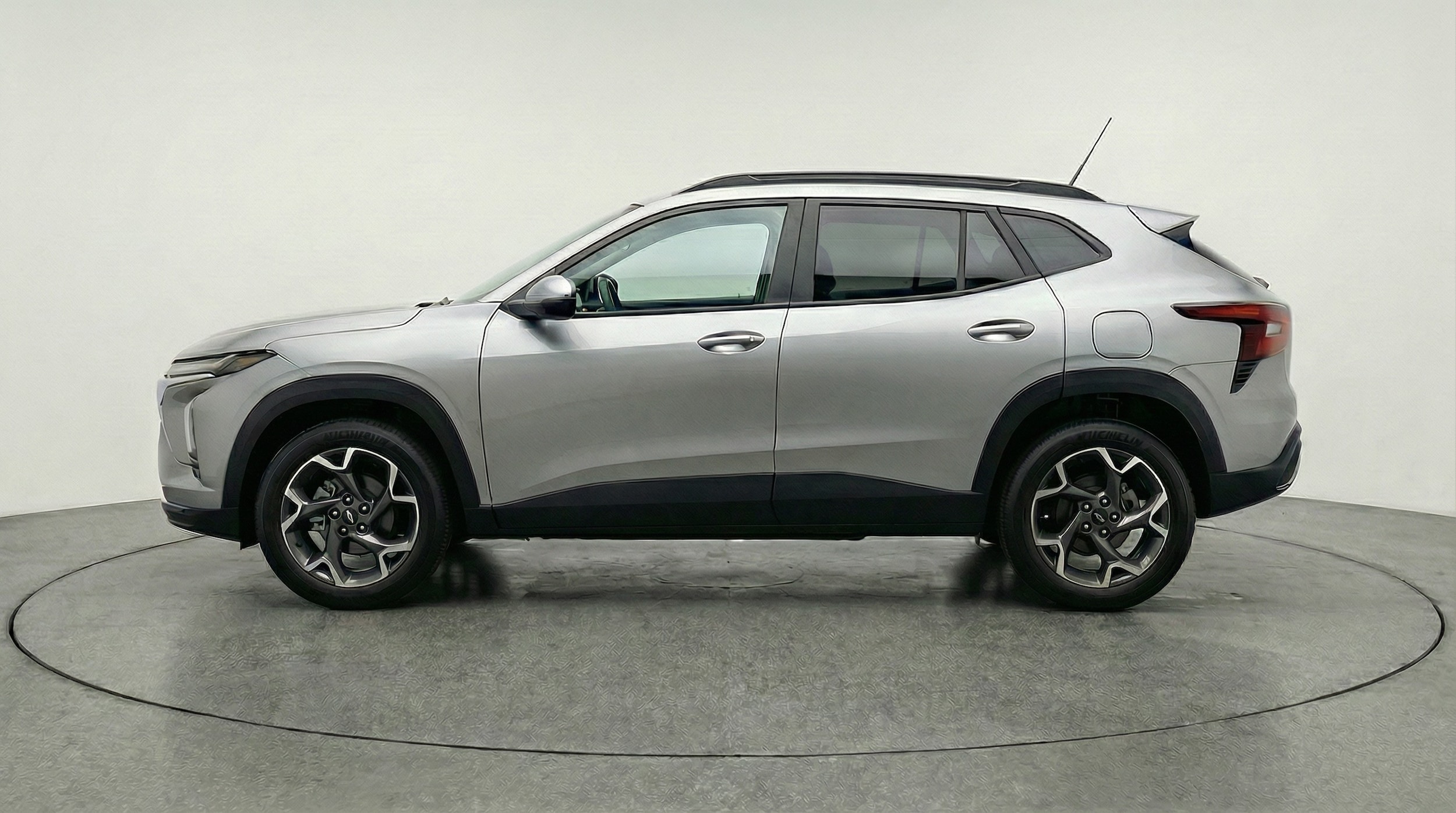 Thumbnail: 2025 Chevrolet Trax - 4