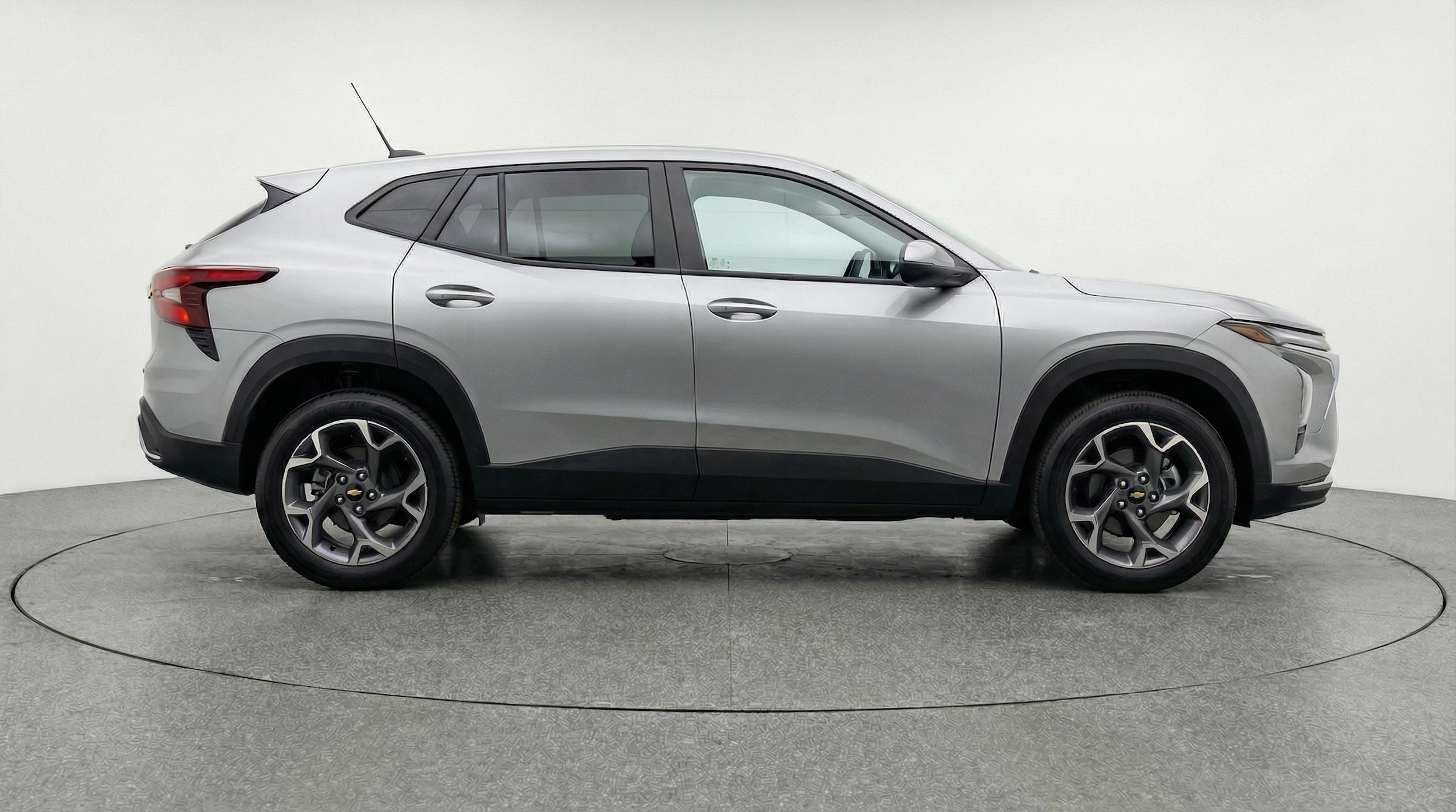 Thumbnail: 2025 Chevrolet Trax - 8