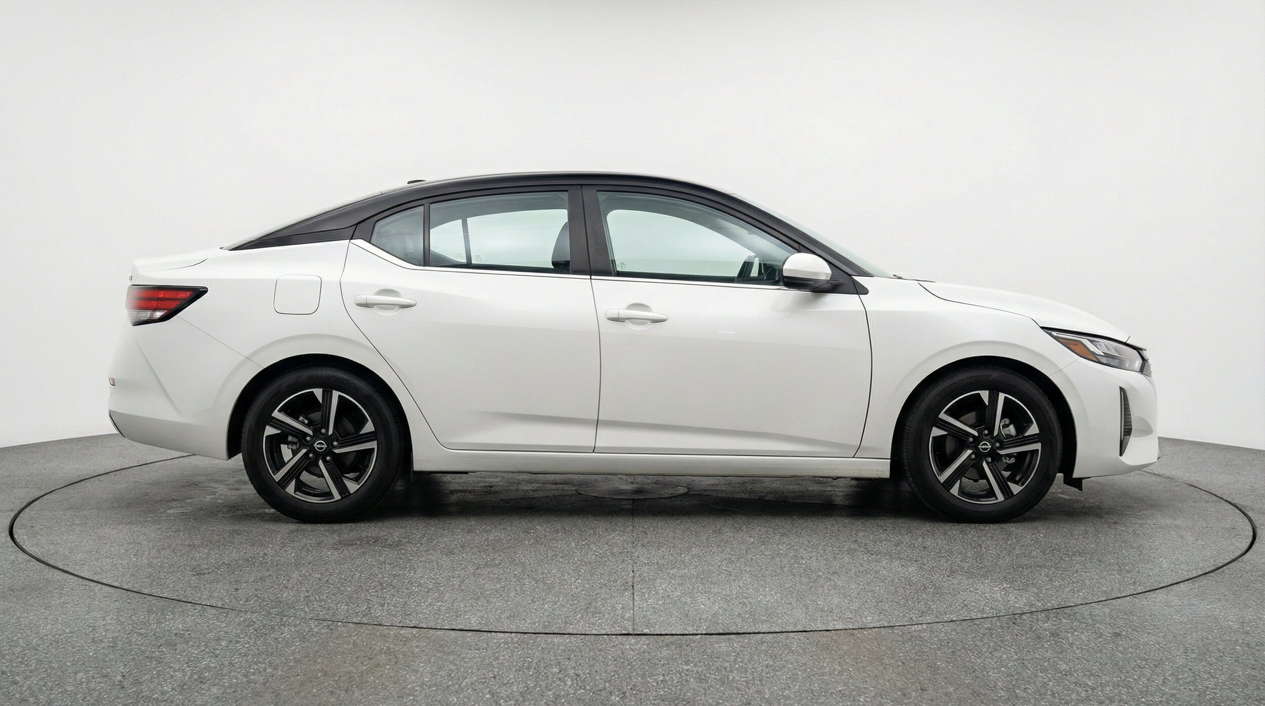 Thumbnail: 2025 Nissan Sentra - 10