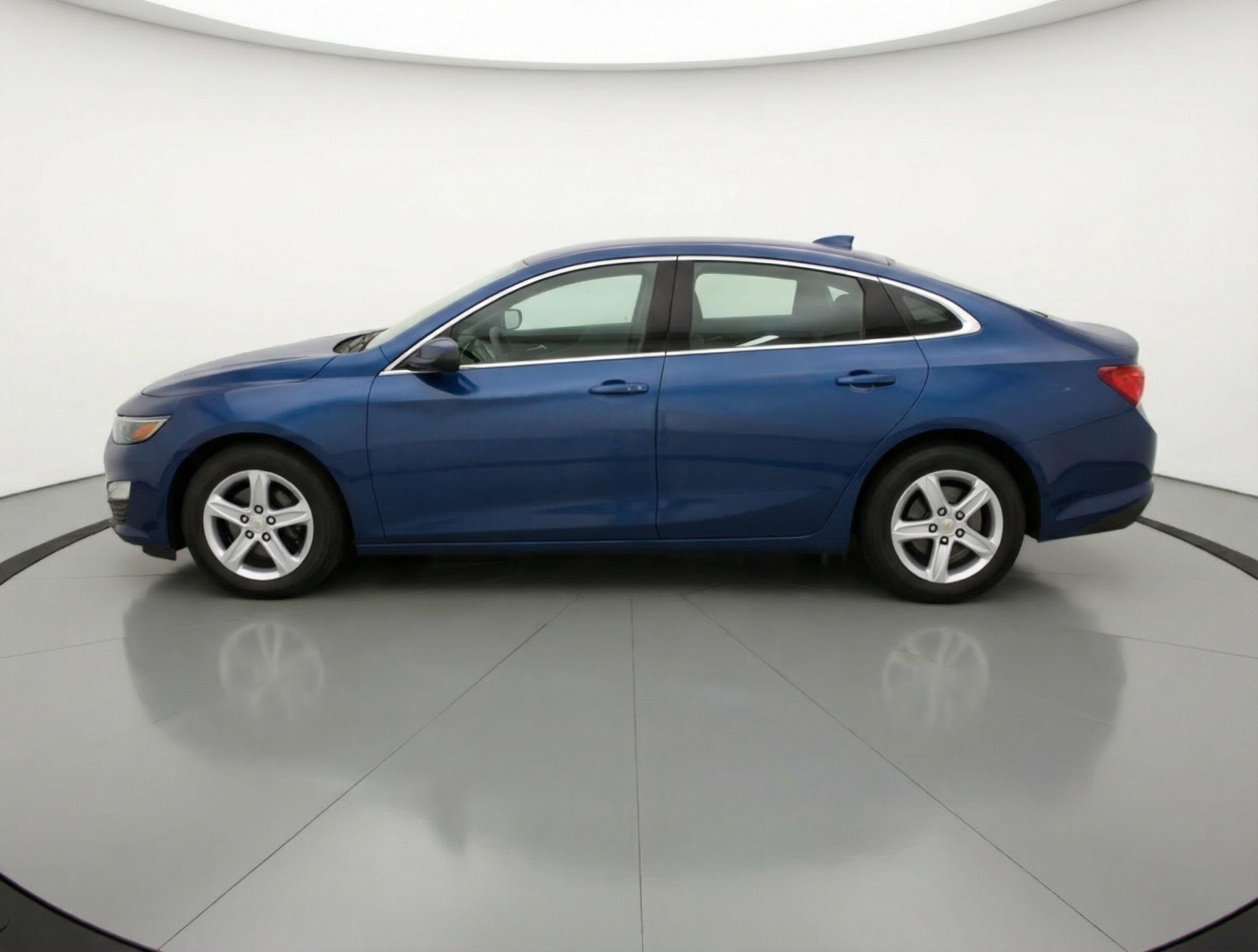 Thumbnail: 2024 Chevrolet Malibu - 4