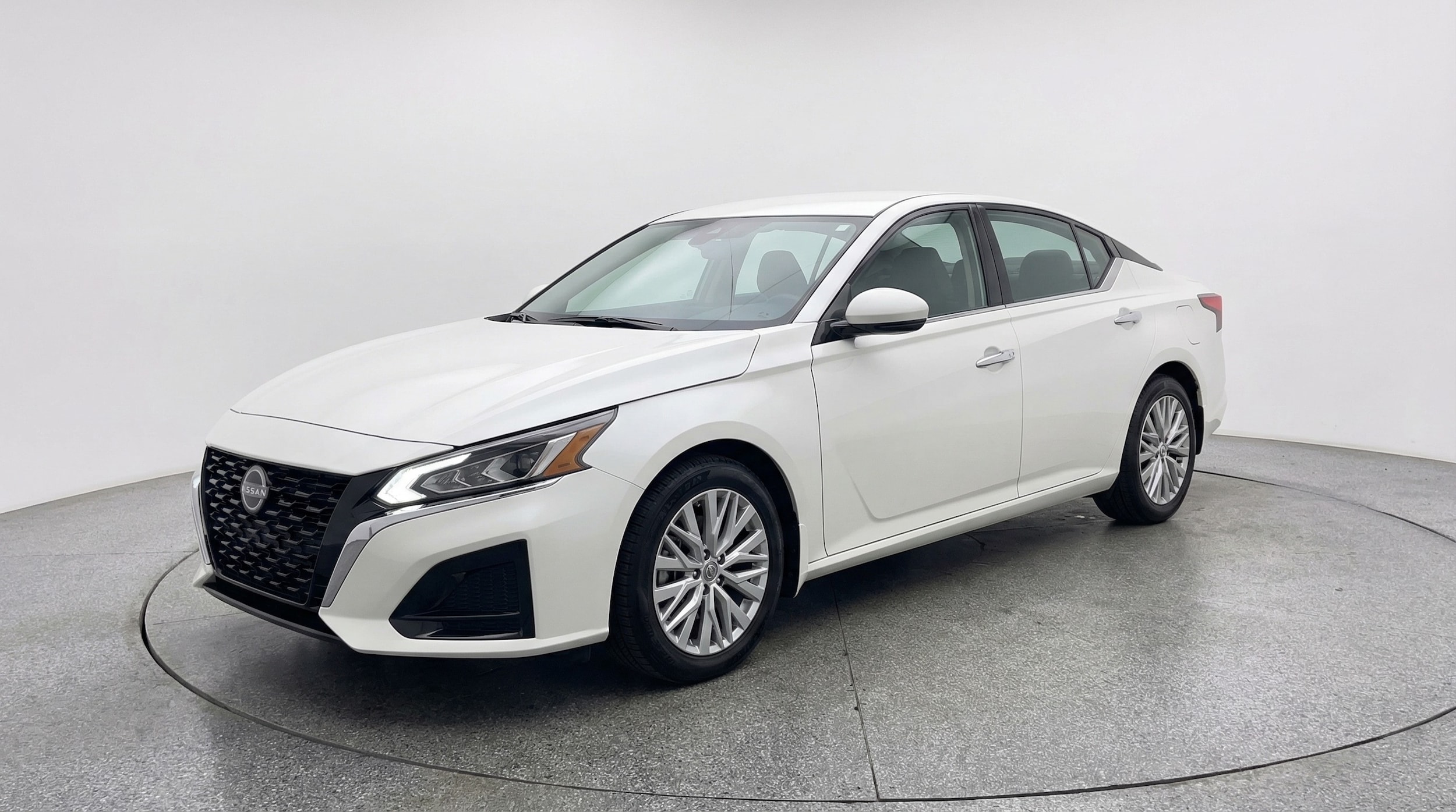 Thumbnail: 2025 Nissan Altima - 3